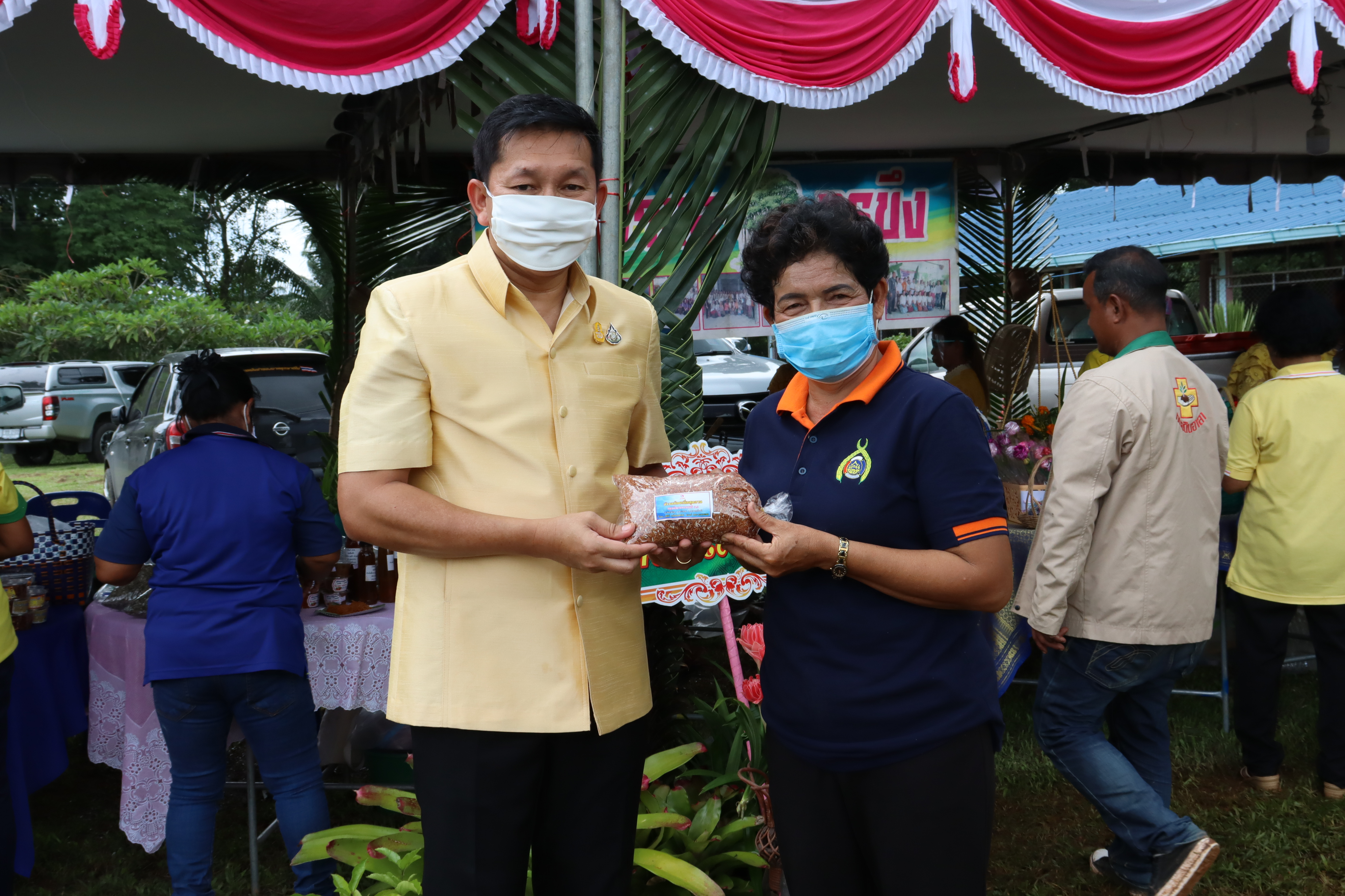 “หน่วยบำบัดทุกข์ บำรุงสุข สร้างรอยยิ้มให้ประชาชน” (จังหวัดเคลื่อนที่ สามัคคี ปรองดอง สมานฉันท์ สร้างความสุขให้คนในชาติ)