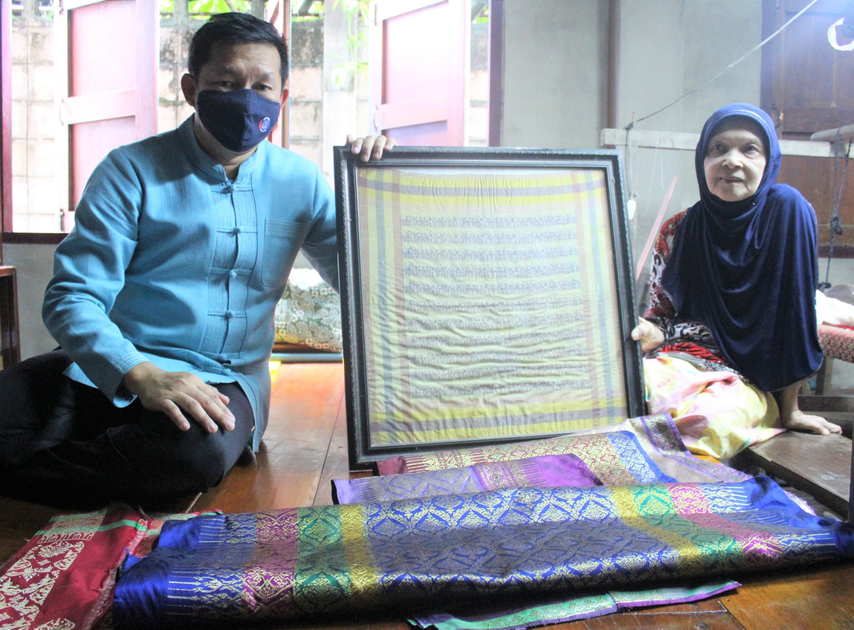 จังหวัดสุราษฎร์ธานี ขับเคลื่อนการสวมใส่ผ้าไทยอย่างเป็นรูปธรรม เพื่อสร้างงาน สร้างอาชีพ สร้างรายได้อย่างยั่งยืน