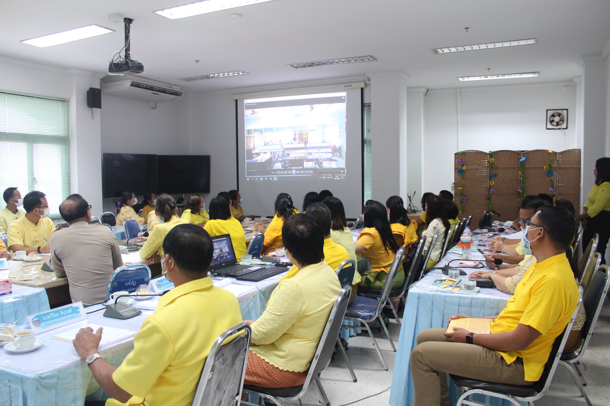 นายชัยวัฒน์ แสงศรี ผู้ตรวจราชการกรมการพัฒนาชุมชน ลงพื้นที่จังหวัดสุราษฎร์ธานี