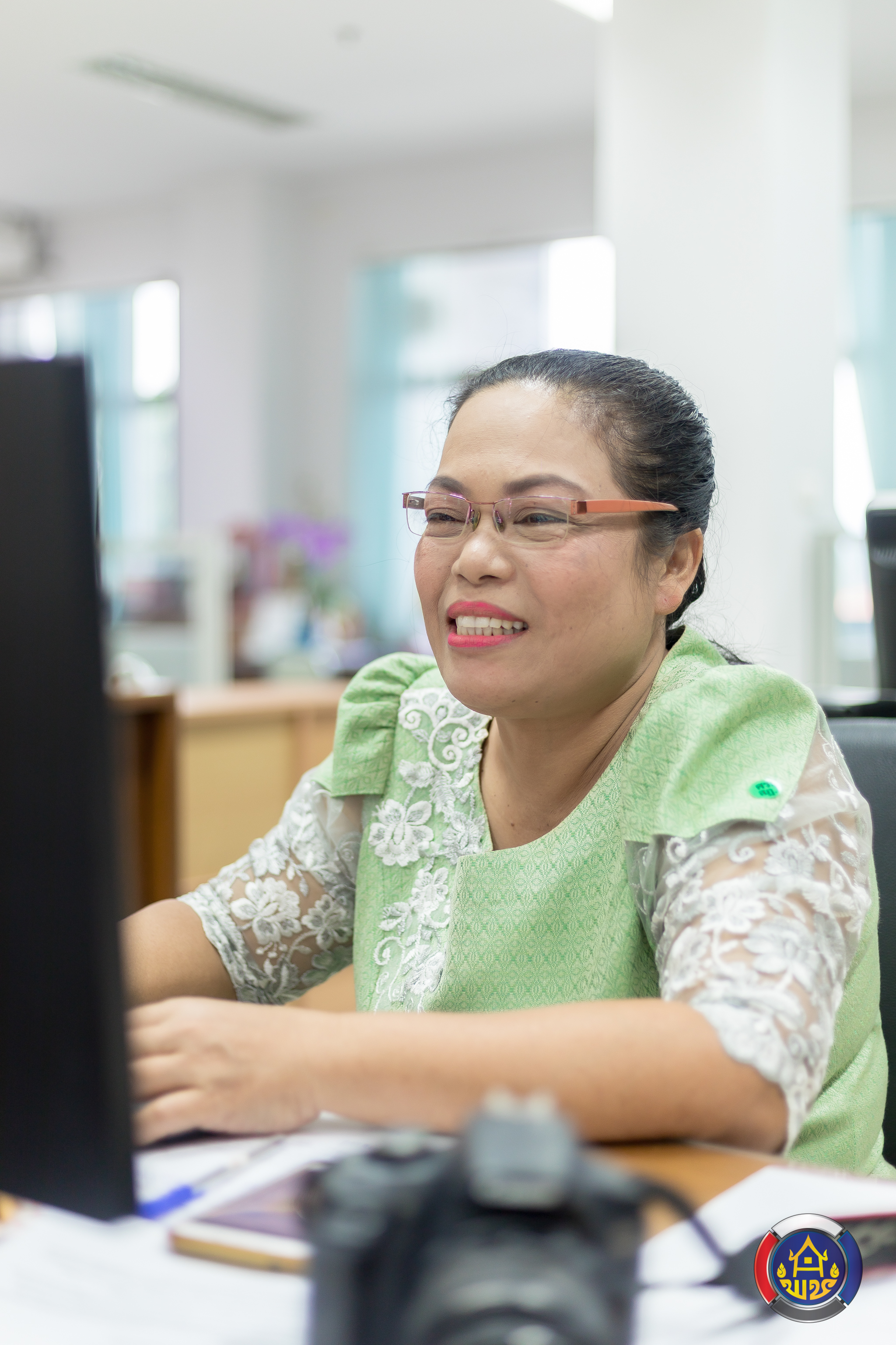 พช.สุราษฎร์ธานี เรียบง่าย สไตล์ผ้าไทย