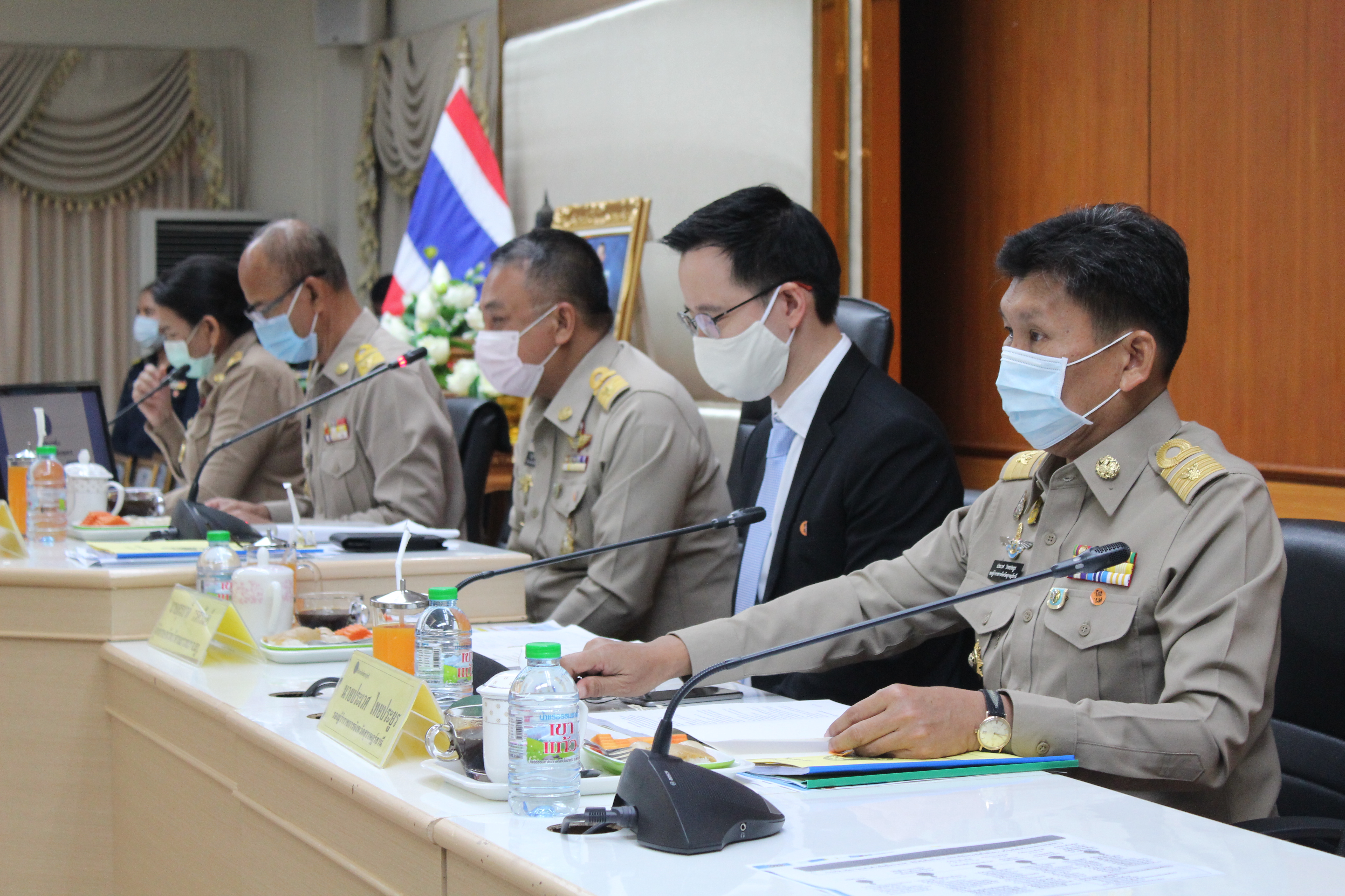 จังหวัดสุราษฎร์ธานี  มอบเกียรติบัตรเชิดชูเกียรติบุคคลต้นแบบ “การน้อมนำพระราชดำริของสมเด็จพระกนิษฐาธิราชเจ้า กรมสมเด็จพระเทพรัตนราชสุดาฯ สยามบรมราชกุมารี  สู่การขับเคลื่อนแผนปฏิบัติการ 90 วัน “ปลูกผักสวนครัว เพื่อสร้างความมั่นคงทางอาหาร”