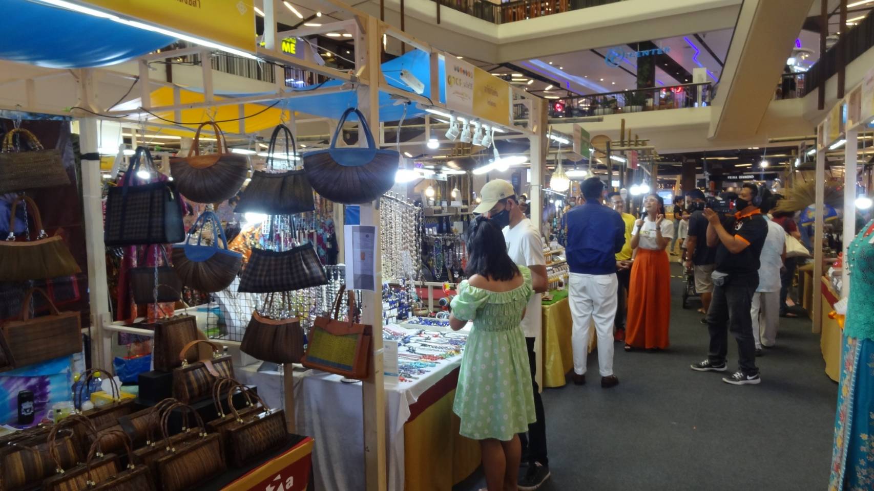 ช้อป ชิม แชะ ให้ลือลั่น สนั่นเซนทรัลสาขาสุราษฎร์ธานี ผ่านมา 4 วันยอดจำหน่ายทะลุเกือบ 2 ล้านบาท