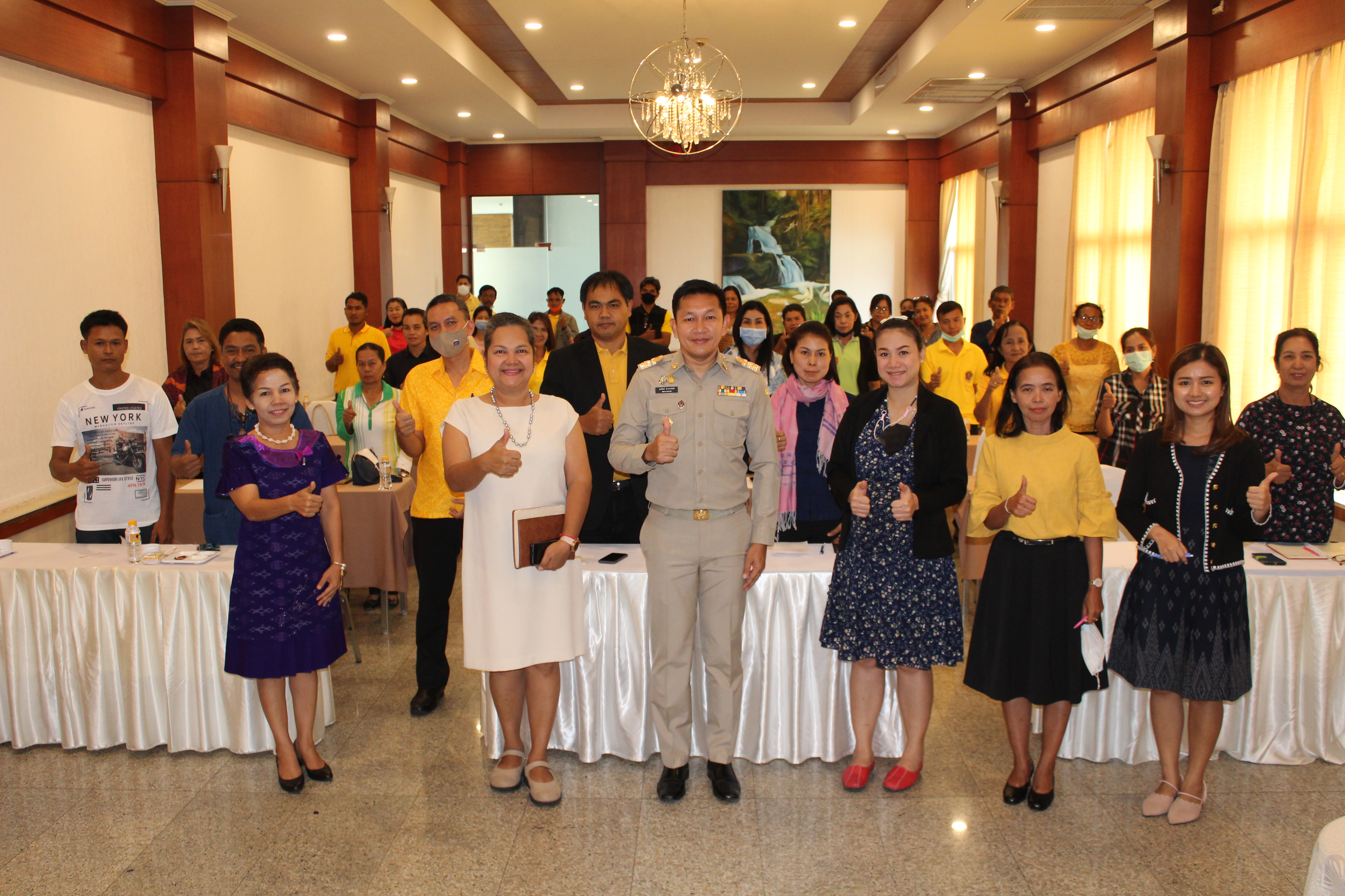 พจ.สุราษฎร์ธานี  ประธานการประชุมกิจกรรมจับคู่ธุรกิจเพื่อให้เกิดการซื้อขาย ภายใต้โครงการประชุมเชิงปฏิบัติการสร้างรายได้จากกิจการอาหารปลอดภัย (โรงพยาบาล โรงเรียน โรงแรม ร้านอาหาร)