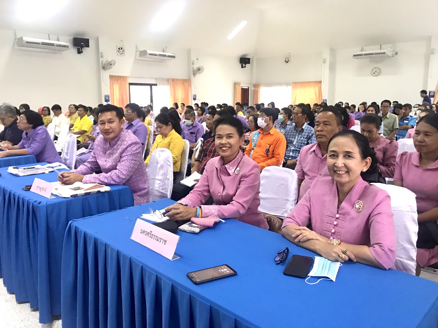 สำนักงานพัฒนาชุมชนจังหวัดสุราษฎร์ธานี ร่วมประชุมเชิงปฏิบัติการตรวจติดตามผลการดำเนินงานของหน่วยรับตรวจรายไตรมาส ครั้งที่ 2/2563