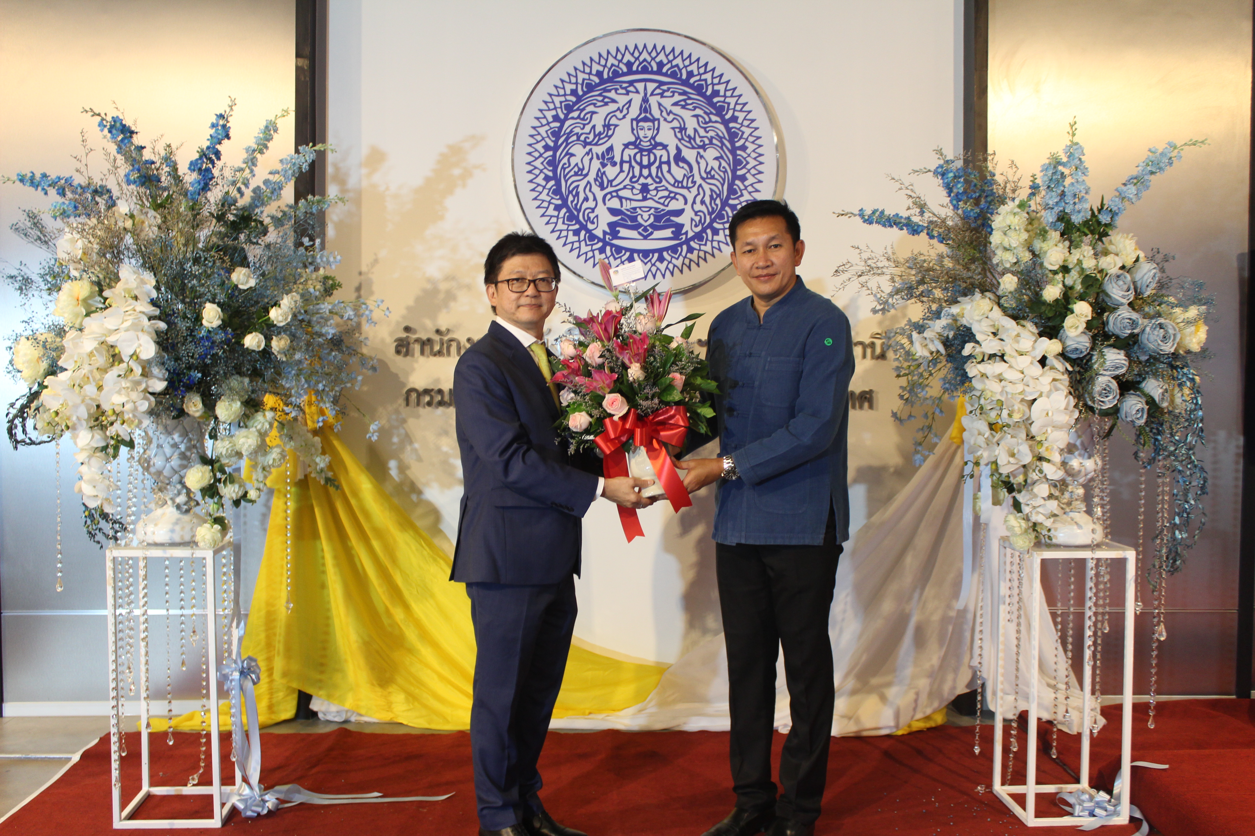 พจ.สุราษฎร์ธานี ร่วมแสดงความยินดี เนื่องในโอกาสเปิดสำนักงานหนังสือเดินทางชั่วคราวจังหวัดสุราษฎร์ธานี