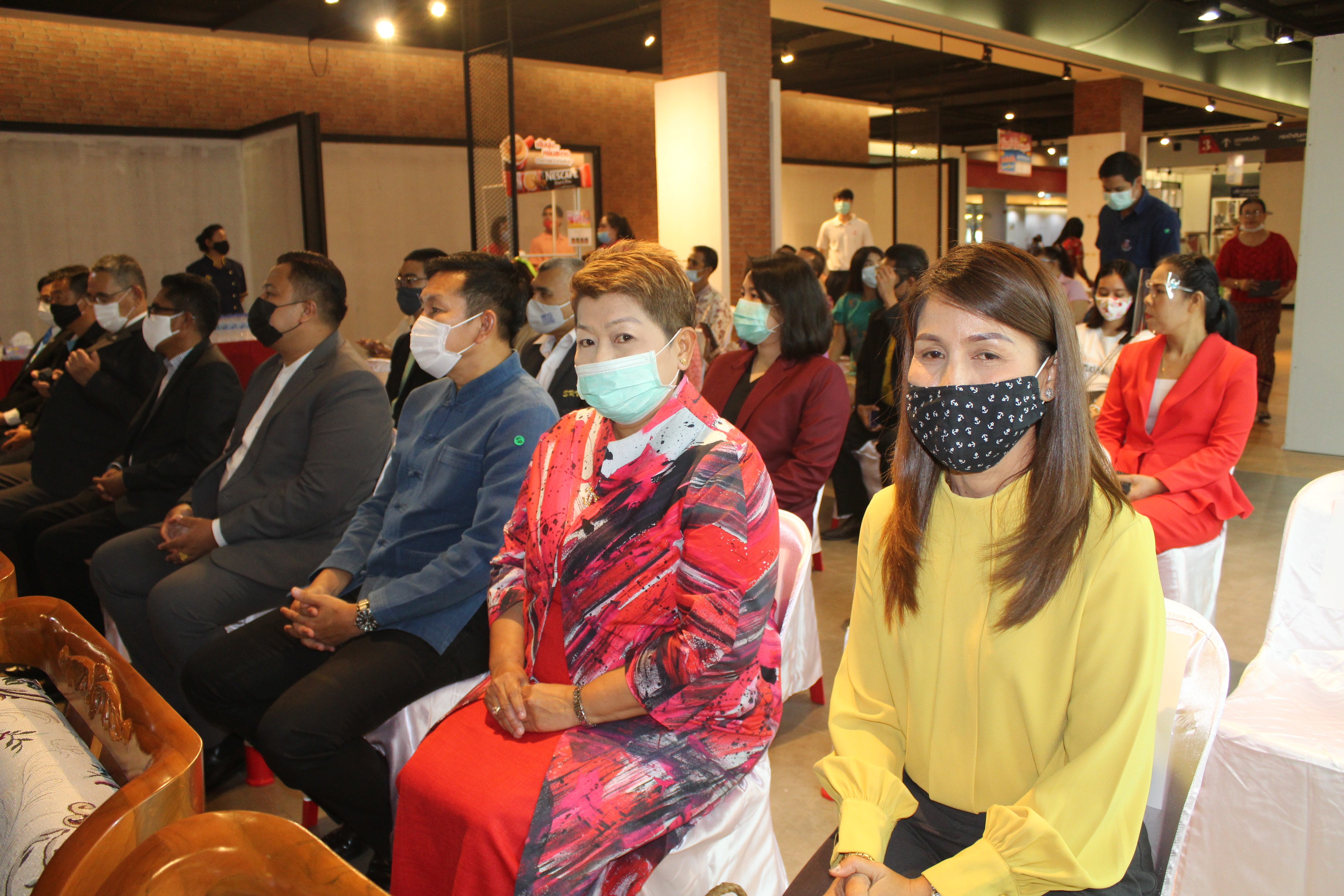 พจ.สุราษฎร์ธานี ร่วมแสดงความยินดี เนื่องในโอกาสเปิดสำนักงานหนังสือเดินทางชั่วคราวจังหวัดสุราษฎร์ธานี