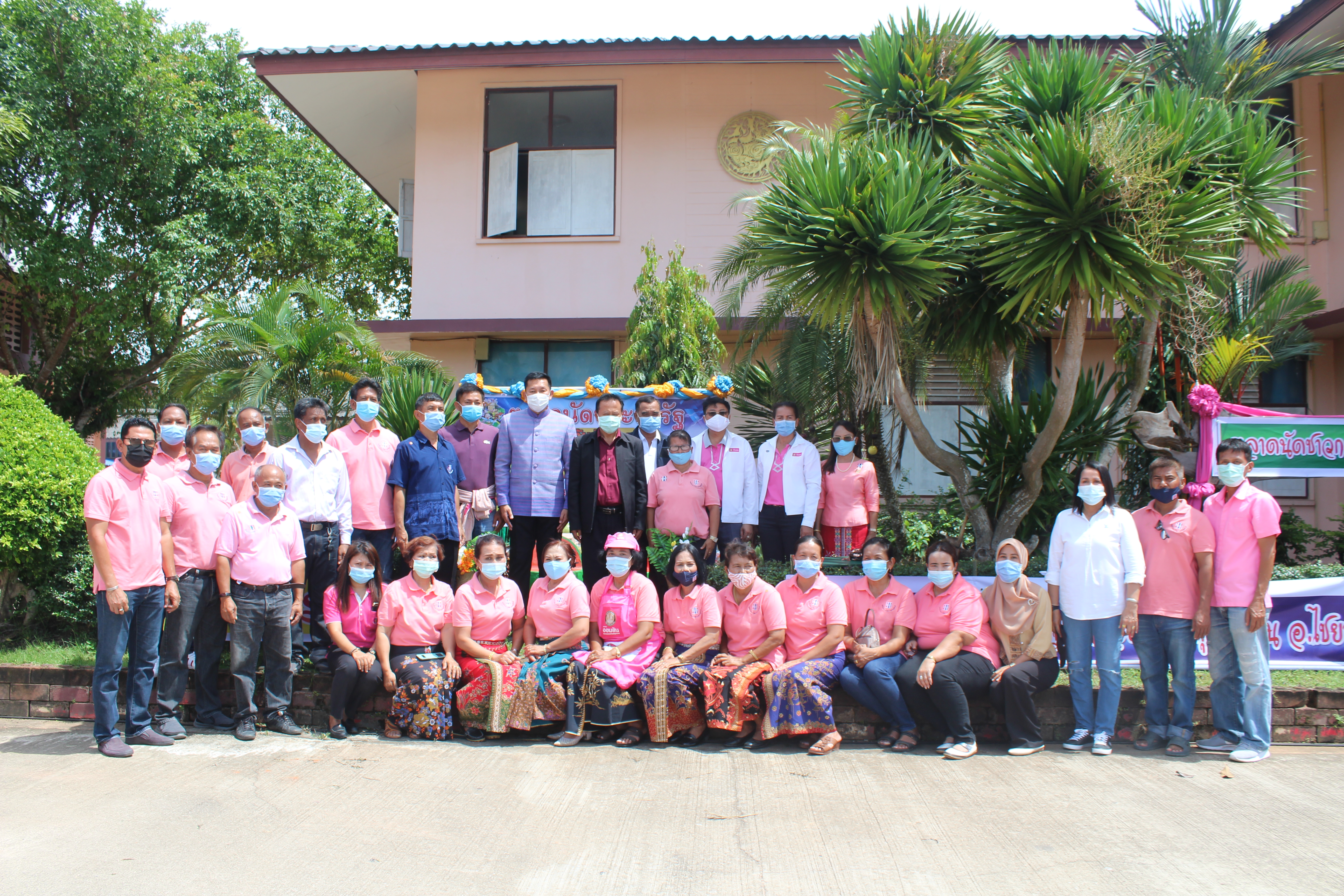 พจ.สุราษฎร์ธานี  ร่วมเป็นเกียรติเปิดตลาดนัดประชารัฐ กองทุนหมู่บ้าน อำเภอไชยา