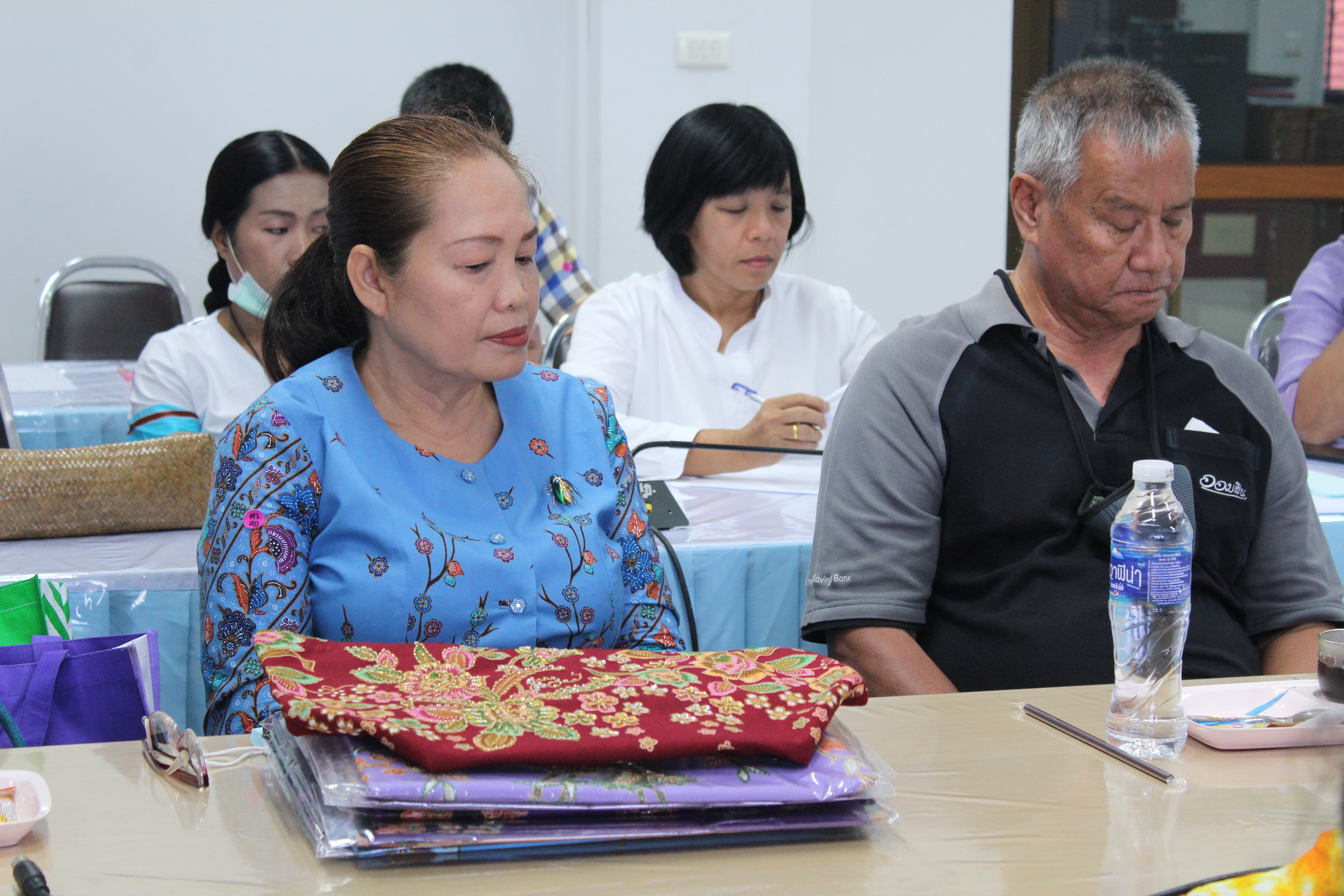 พช.สุราษฎร์ธานี เดินหน้าสืบสานอนุรักษ์ศิลป์ผ้าถิ่นไทย ดำรงไว้ในแผ่นดิน