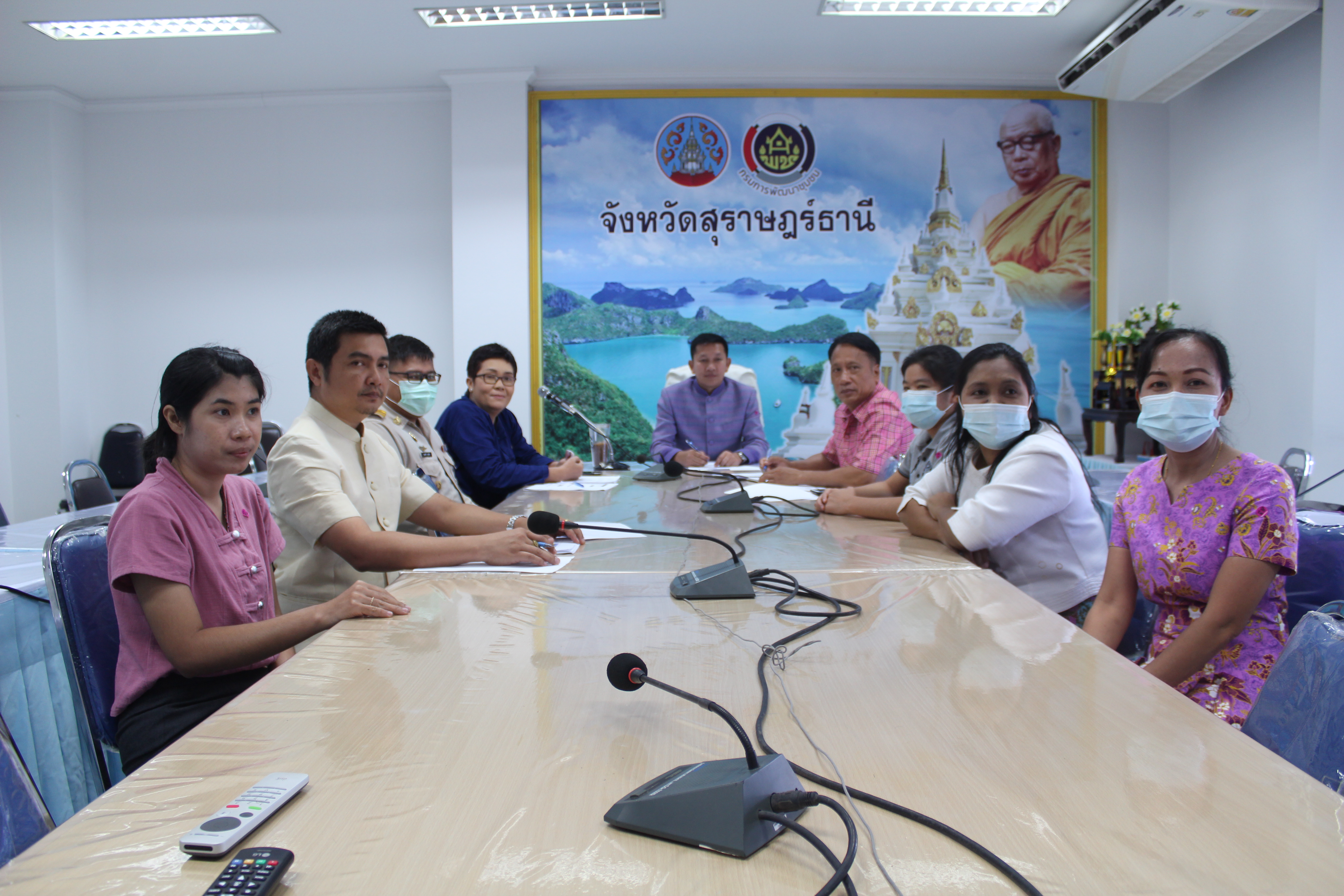 พช.สุราษฎร์ธานี  รับฟังการประชุมผ่านระบบวีดีทัศน์ทางไกล