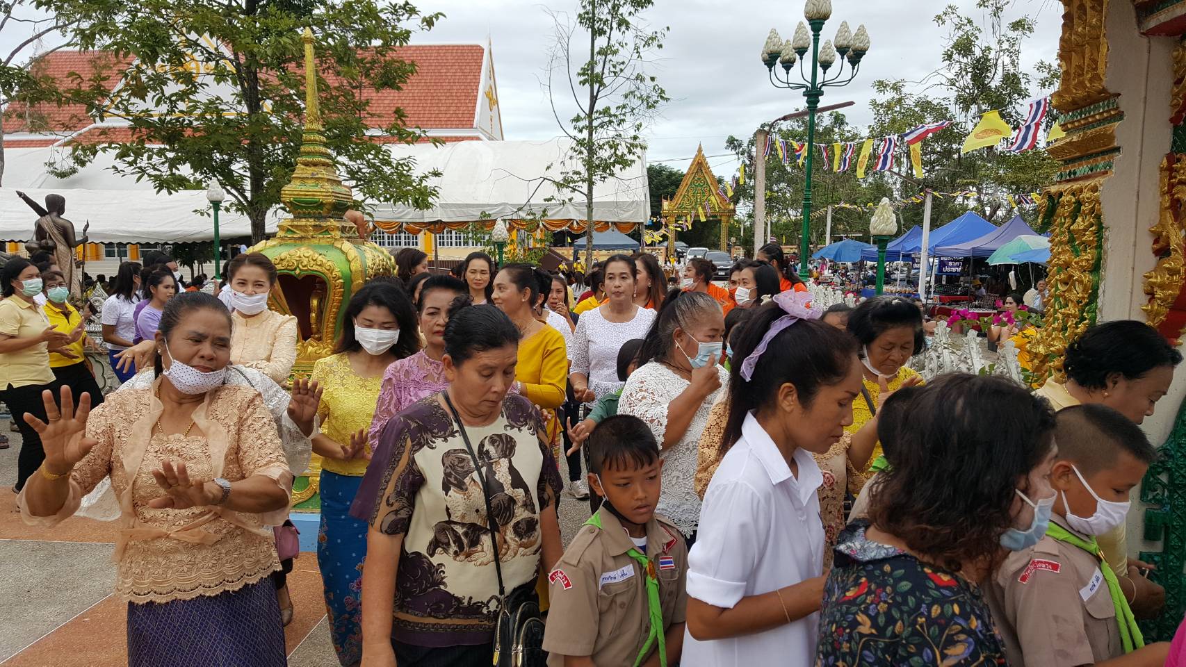 พช.สุราษฎร์ธานีเข้าร่วมทอดกฐิน ณ วัดพ่วง อ.กาญจนดิษฐ์