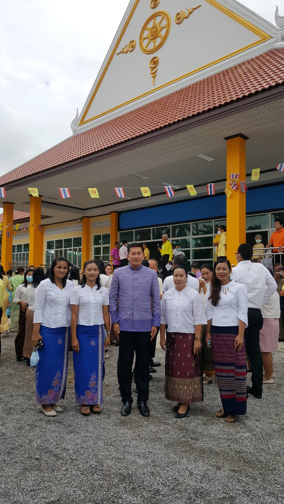 พช.สุราษฎร์ธานีเข้าร่วมทอดกฐิน ณ วัดพ่วง อ.กาญจนดิษฐ์