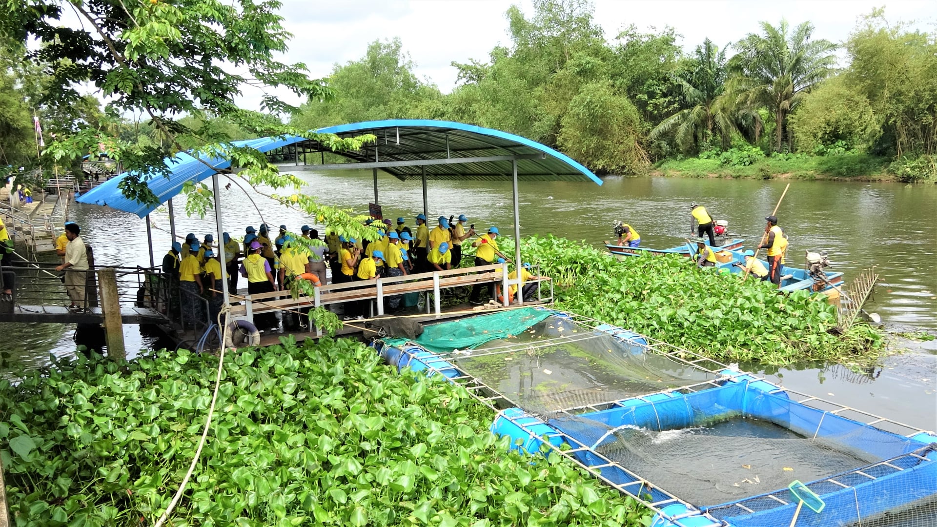 “พช.สุราษฎร์ธานี”  ร่วมพิธีบำเพ็ญกุศลและพิธีน้อมรำลึกเนื่องในวันคล้ายวันสวรรคต พระบาทสมเด็จพระบรมชนกาธิเบศร มหาภูมิพลอดุลยเดชมหาราช บรมนาถบพิตร  