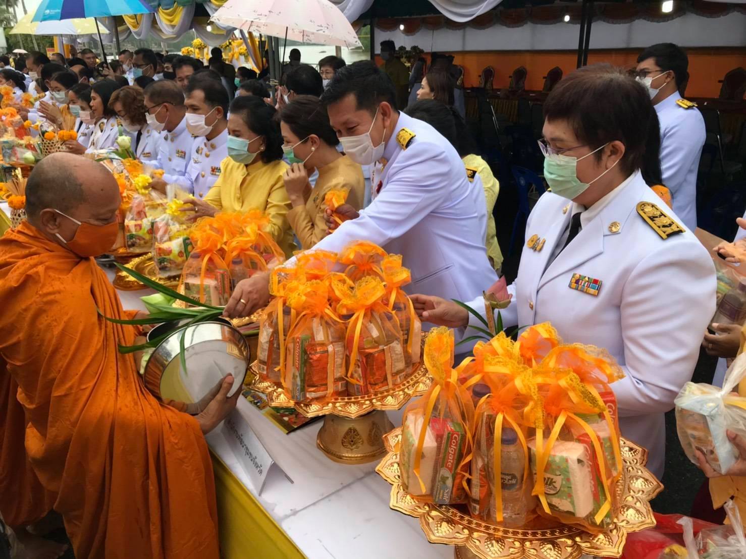 “พช.สุราษฎร์ธานี”  ร่วมพิธีบำเพ็ญกุศลและพิธีน้อมรำลึกเนื่องในวันคล้ายวันสวรรคต พระบาทสมเด็จพระบรมชนกาธิเบศร มหาภูมิพลอดุลยเดชมหาราช บรมนาถบพิตร  