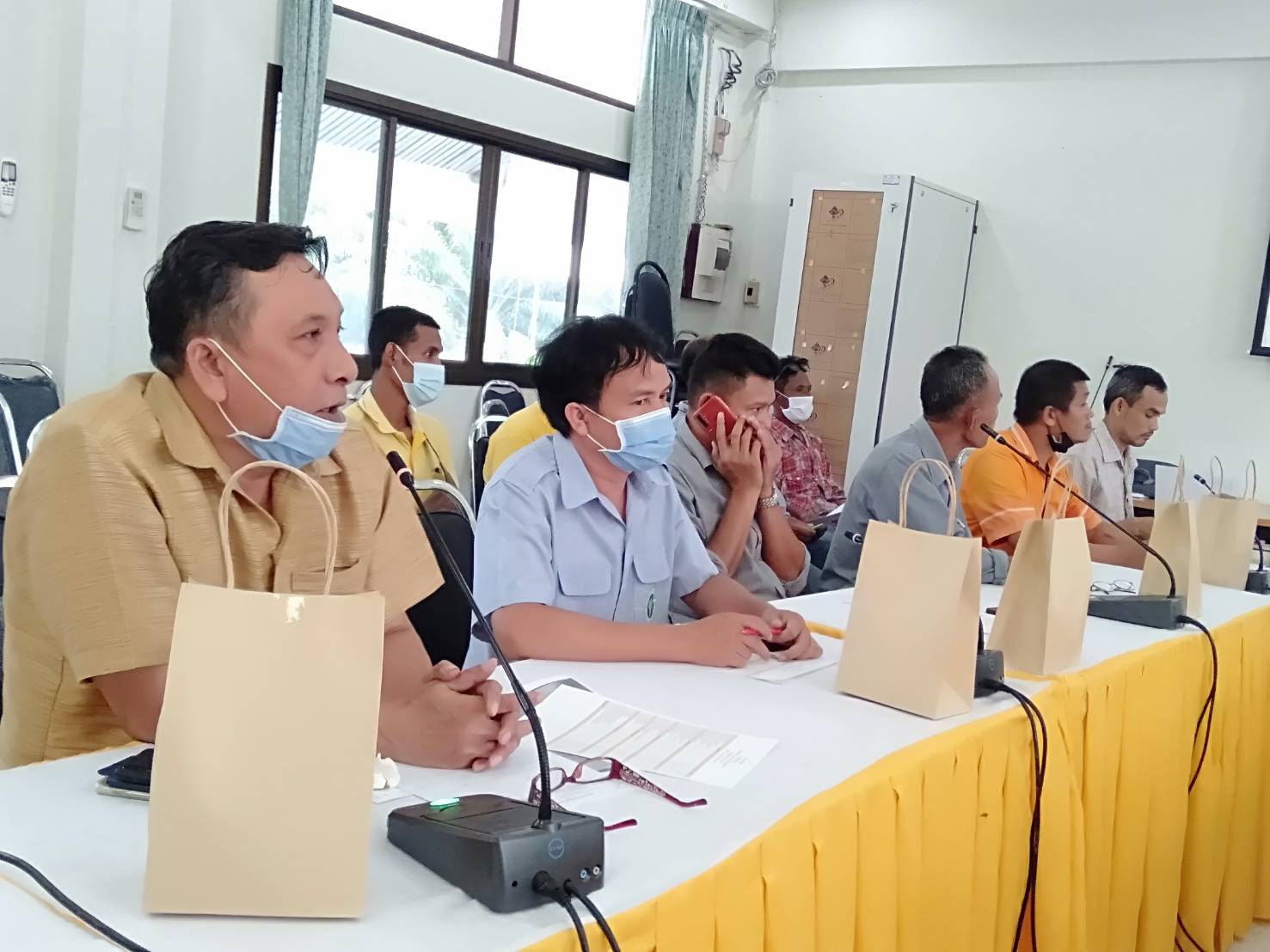 พช.จังหวัดสุราษฎร์ธานี ร่วมสังเกตการณ์การจัดเวทีรับรองคุณภาพ จปฐ.ปี 2563