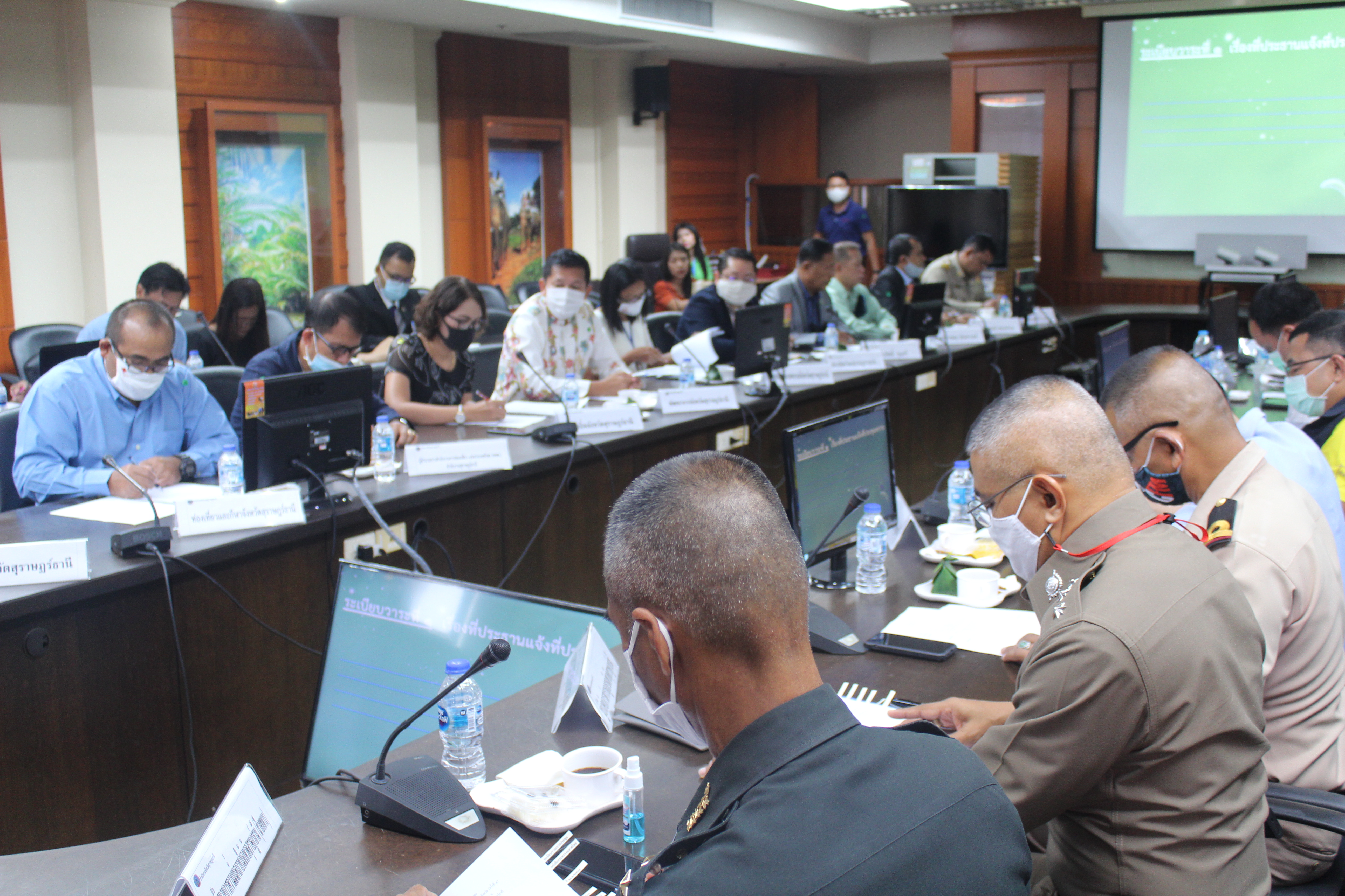 พจ.สุราษฎร์ธานี  ร่วมประชุมคณะกรรมการขับเคลื่อนไทยไปด้วยกันระดับจังหวัด