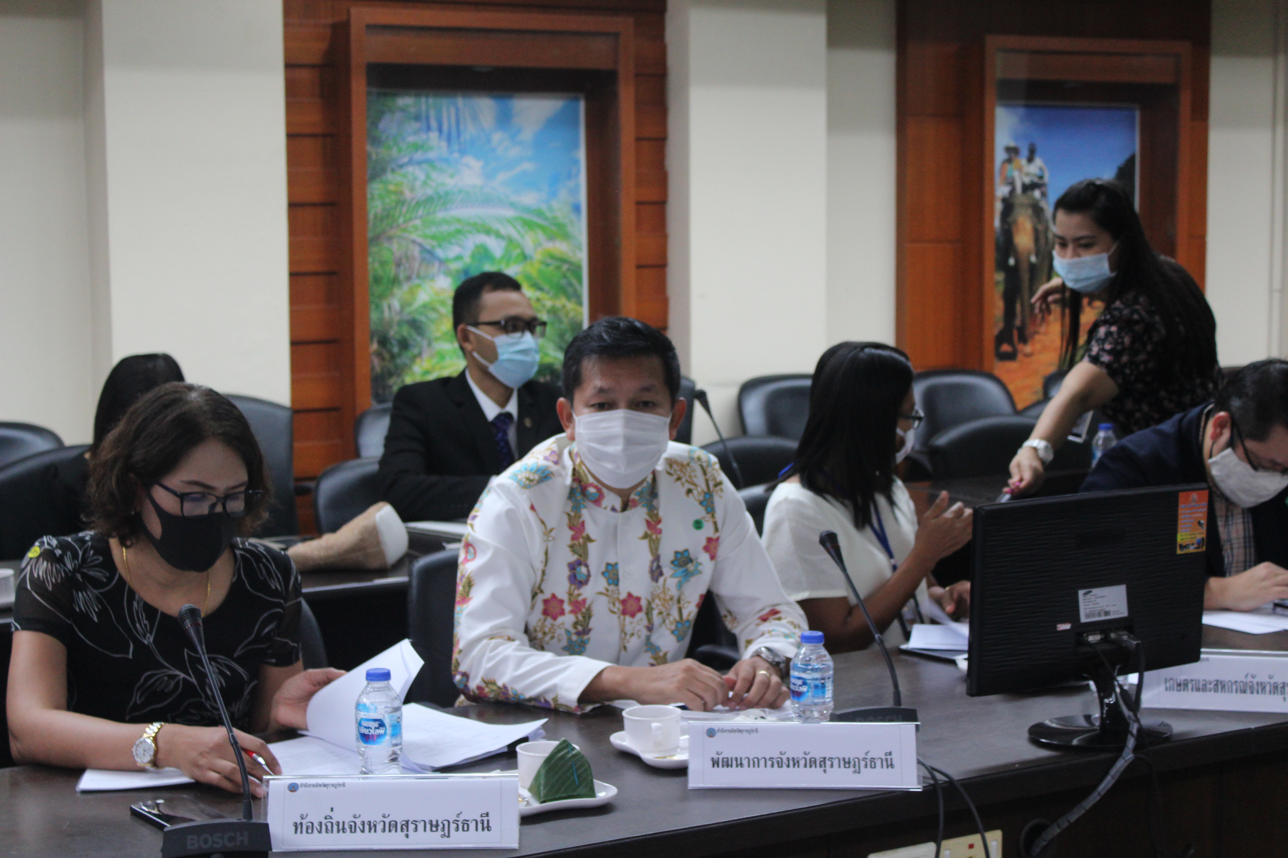 พจ.สุราษฎร์ธานี  ร่วมประชุมคณะกรรมการขับเคลื่อนไทยไปด้วยกันระดับจังหวัด