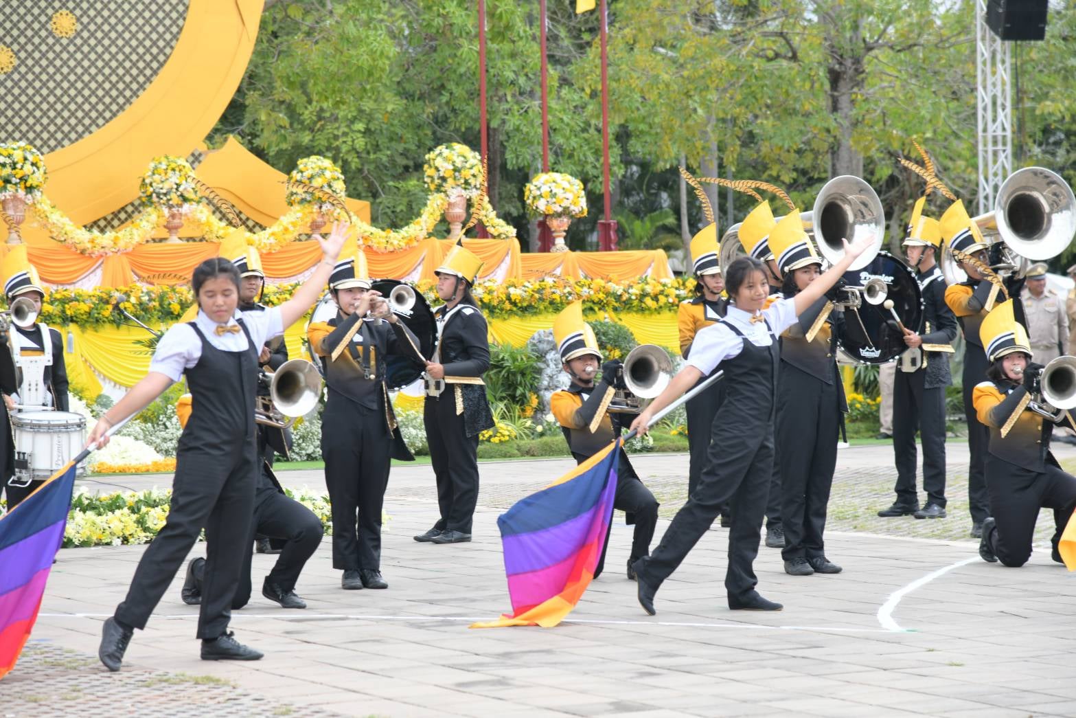 จังหวัดสุราษฎร์ธานี  จัดงาน  “ สดุดีเทิดไท้องค์ราชัน ”