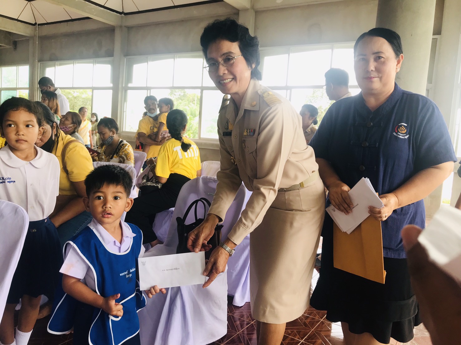 พช.สุราษฎร์ธานี  ร่วมกิจกรรม บำบัดทุกข์ บำรุงสุข สร้างรอยยิ้มให้ประชาชน