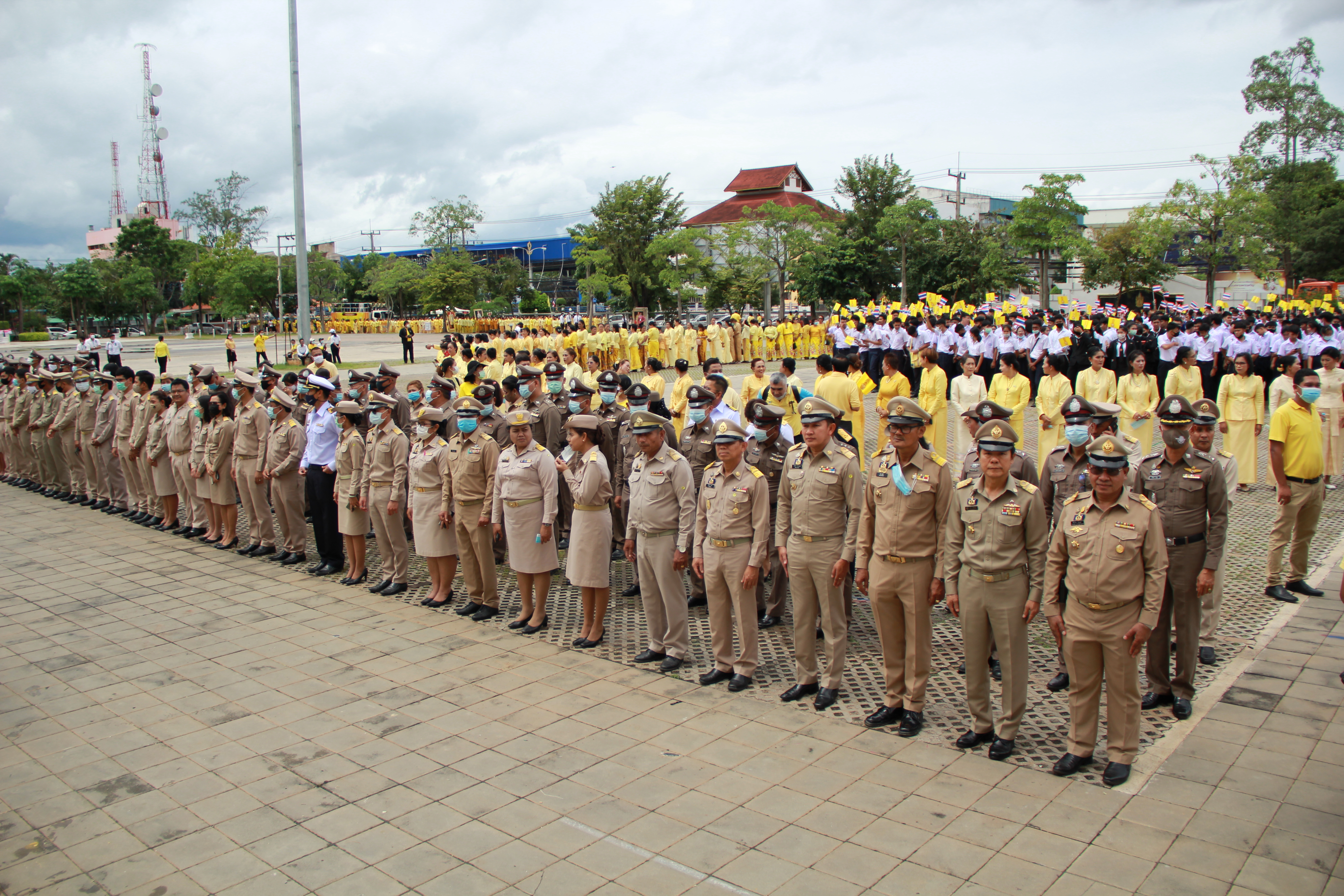 จังหวัดสุราษฎร์ธานี  จัดงาน  “ สดุดีเทิดไท้องค์ราชัน ”