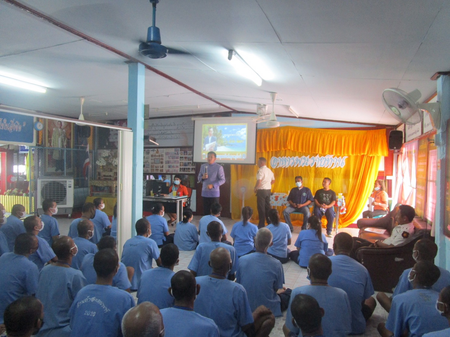 สำนักงานพัฒนาชุมชนจังหวัดสุราษฎร์ธานี สนับสนุนโครงการ “โคกหนองนาแห่งน้ำใจและความหวัง