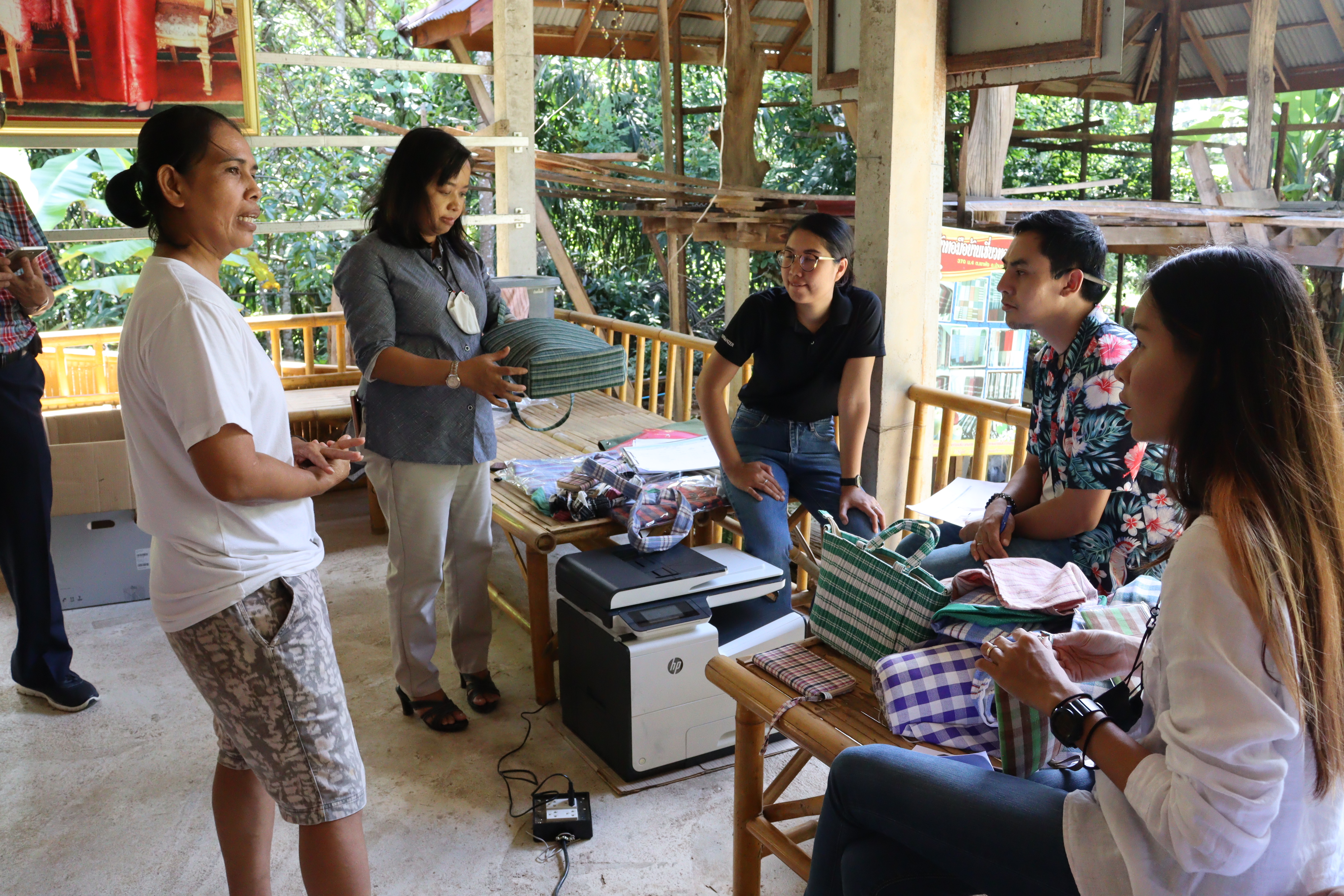 พช. เมืองคนดีเสริมศักยภาพ “ชุมชนท่องเที่ยว OTOP นวัตวิถี” ยกระดับพร้อมพัฒนาผลิตภัณฑ์ เพื่อจำหน่ายให้นักท่องเที่ยว