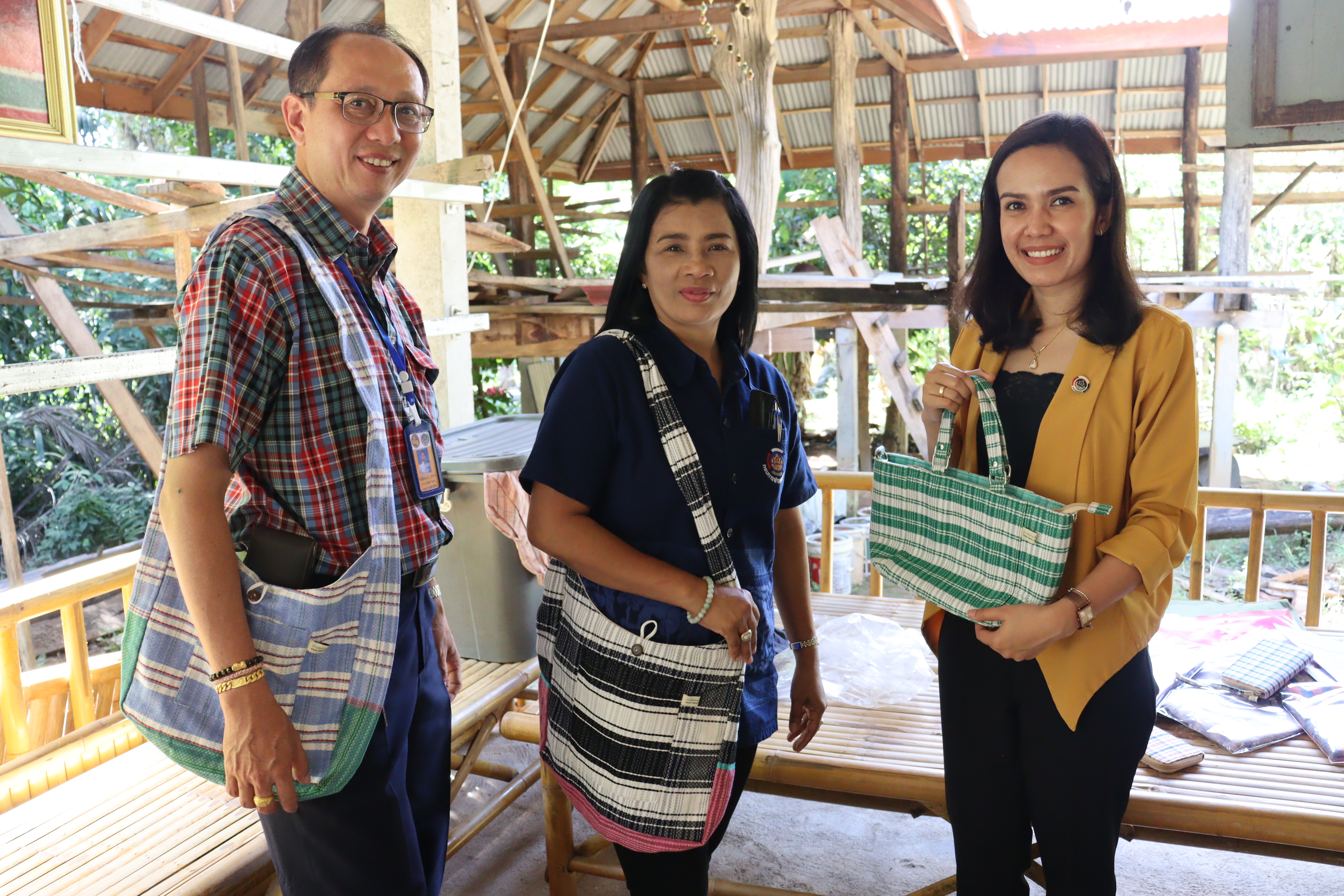 พช. เมืองคนดีเสริมศักยภาพ “ชุมชนท่องเที่ยว OTOP นวัตวิถี” ยกระดับพร้อมพัฒนาผลิตภัณฑ์ เพื่อจำหน่ายให้นักท่องเที่ยว