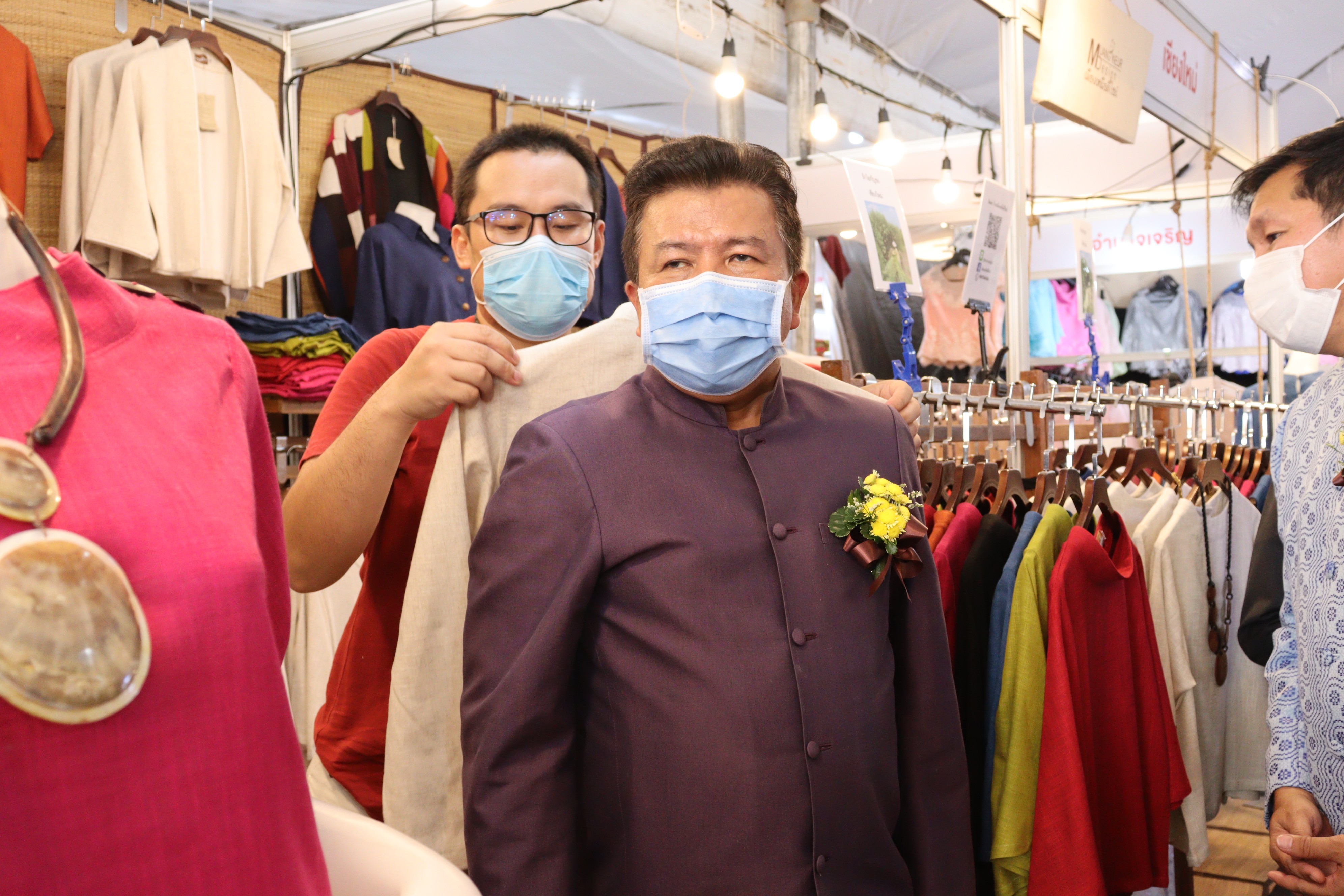 พช.สุราษฎร์ธานี จัดงาน “OTOP ทั่วไทย ร่วมใจสู่เมืองคนดี” ประจำปี พ.ศ. 2563