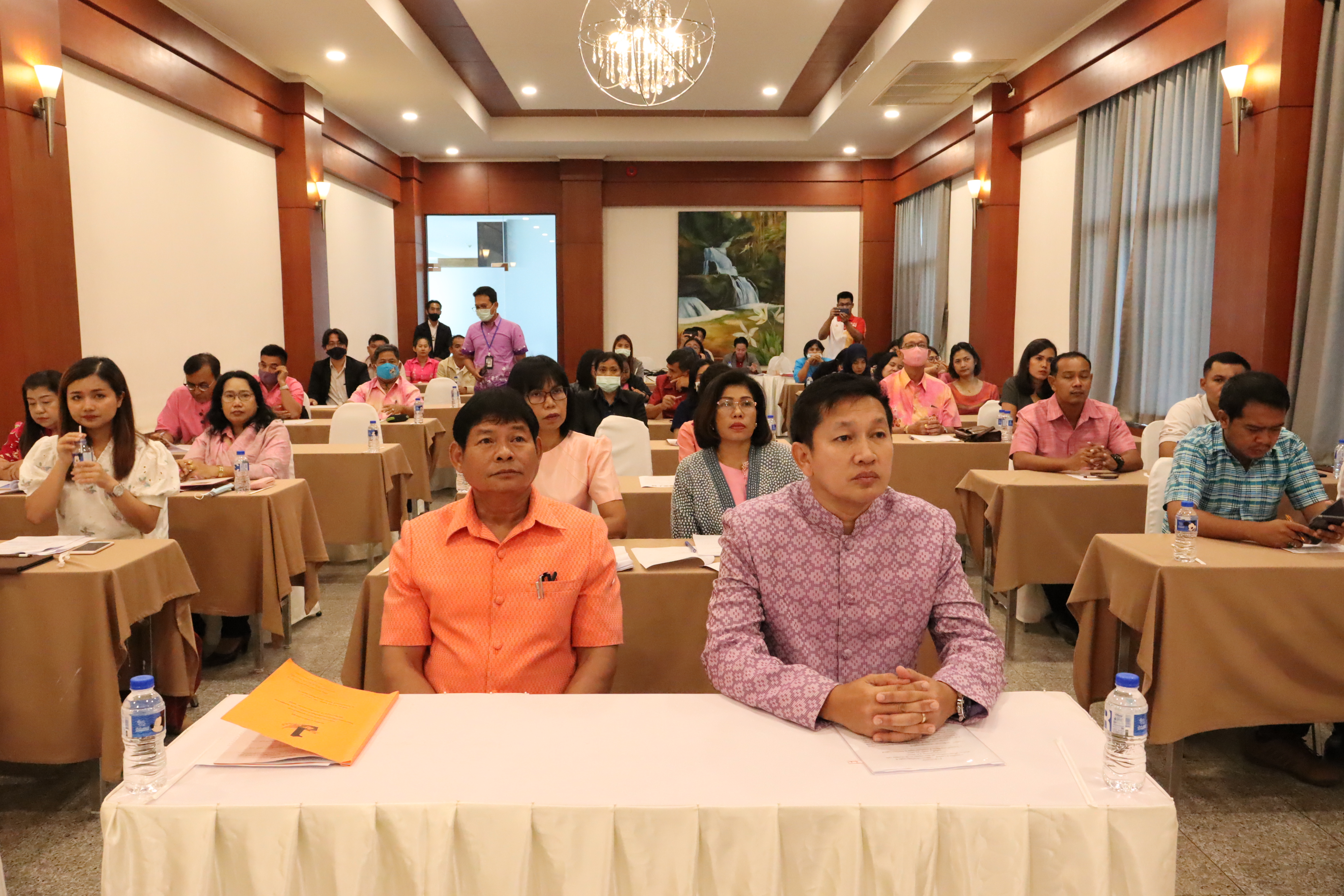 พช.สุราษฎร์ธานี  เสริมเขี้ยวเล็บ ก่อนเดินหน้างานชุมชน TO BE NUMBER ONE