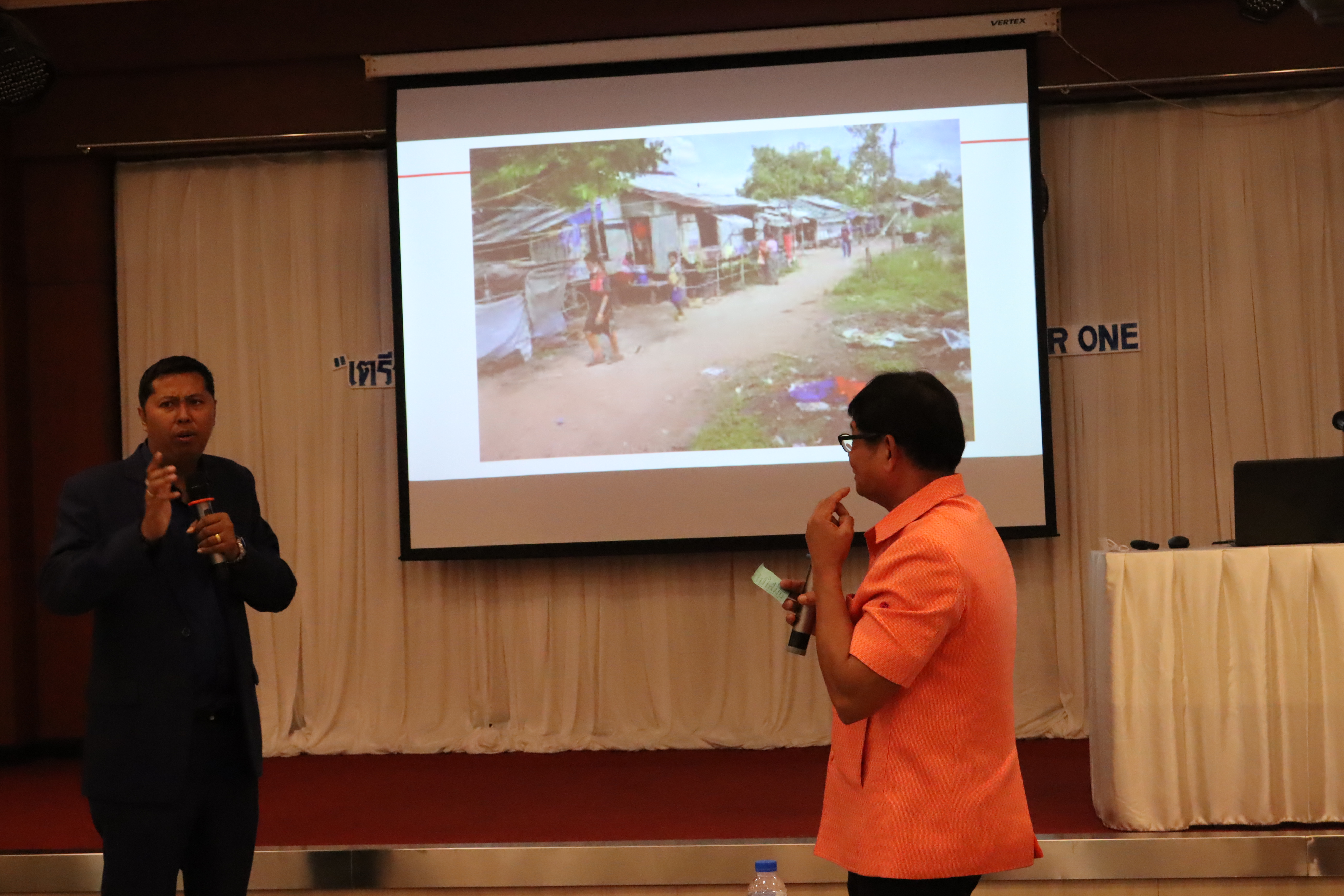 พช.สุราษฎร์ธานี  เสริมเขี้ยวเล็บ ก่อนเดินหน้างานชุมชน TO BE NUMBER ONE