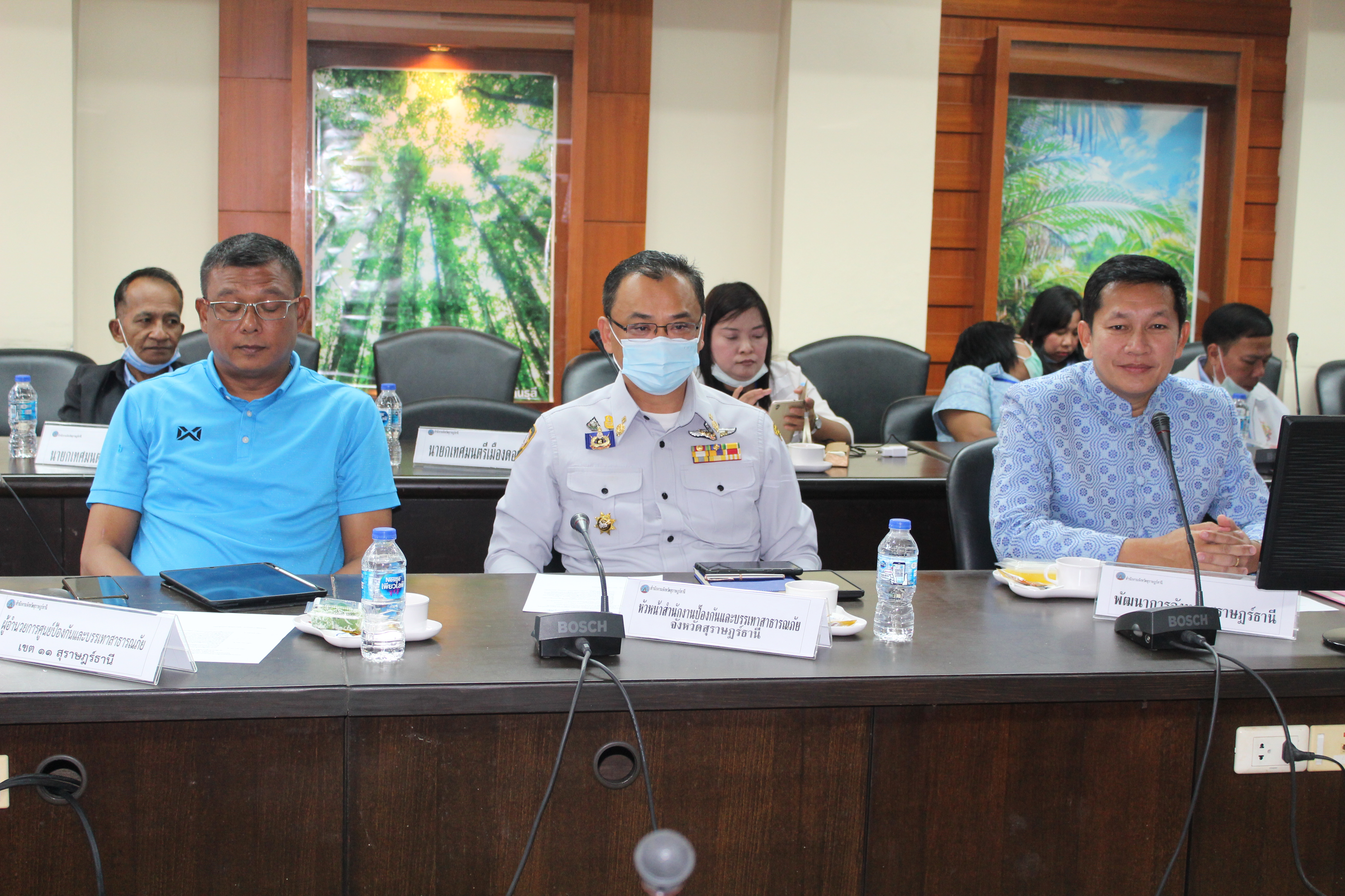 พจ.จังหวัดสุราษฎร์ธานี  รับมอบนโยบายพลเอกประวิตร วงษ์สุวรรณ  รองนายกรัฐมนตรีและภารกิจสำคัญของกระทรวงมหาดไทย ประจำปีงบประมาณ พ.ศ. 2564 ผ่านระบบวีดีทัศน์ทางไกล