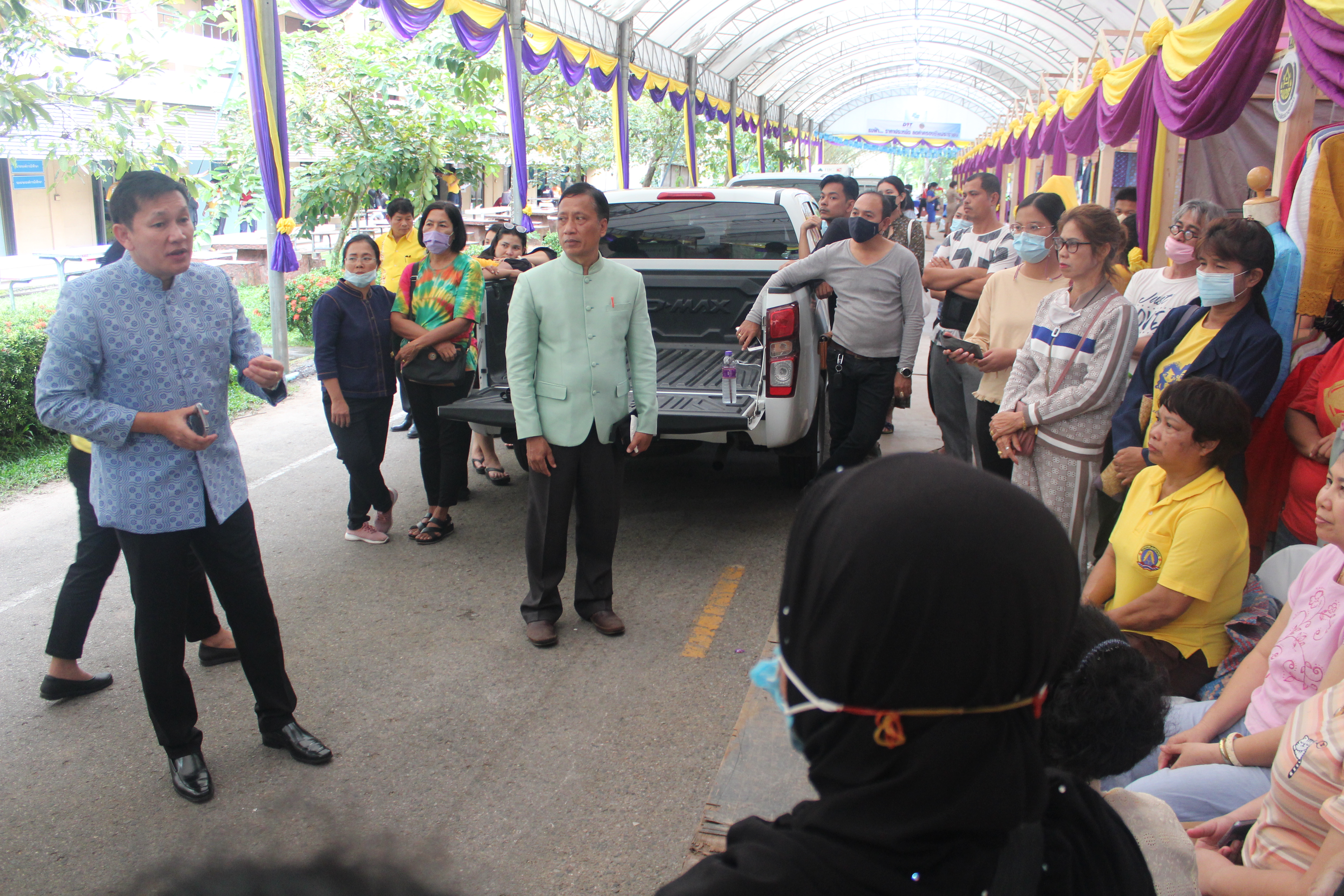 ผู้ว่าราชการจังหวัดสุราษฎร์ธานี ตรวจติดตามการดำเนินงานและเยี่ยมให้กำลังใจผู้ผลิตผู้ประกอบการ OTOP ในงานโครงการจัดแสดงและจำหน่ายภูมิปัญญา OTOP เชิงบูรณาการ “สืบสาน รักษา และต่อยอด” ภาคใต้  ณ มหาวิทยาลัยราชภัฎสุราษฎร์ธานี