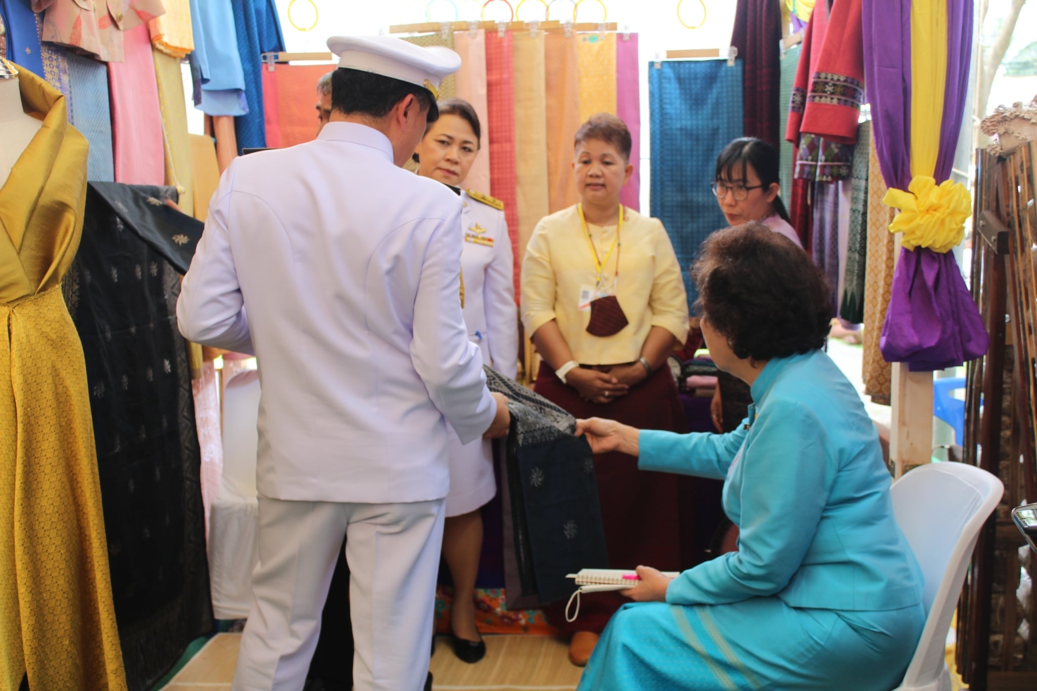 อพช.เยี่ยมชมและให้กำลังใจผู้ประกอบการผลิตภัณฑ์ชุมชน OTOP ภาคใต้