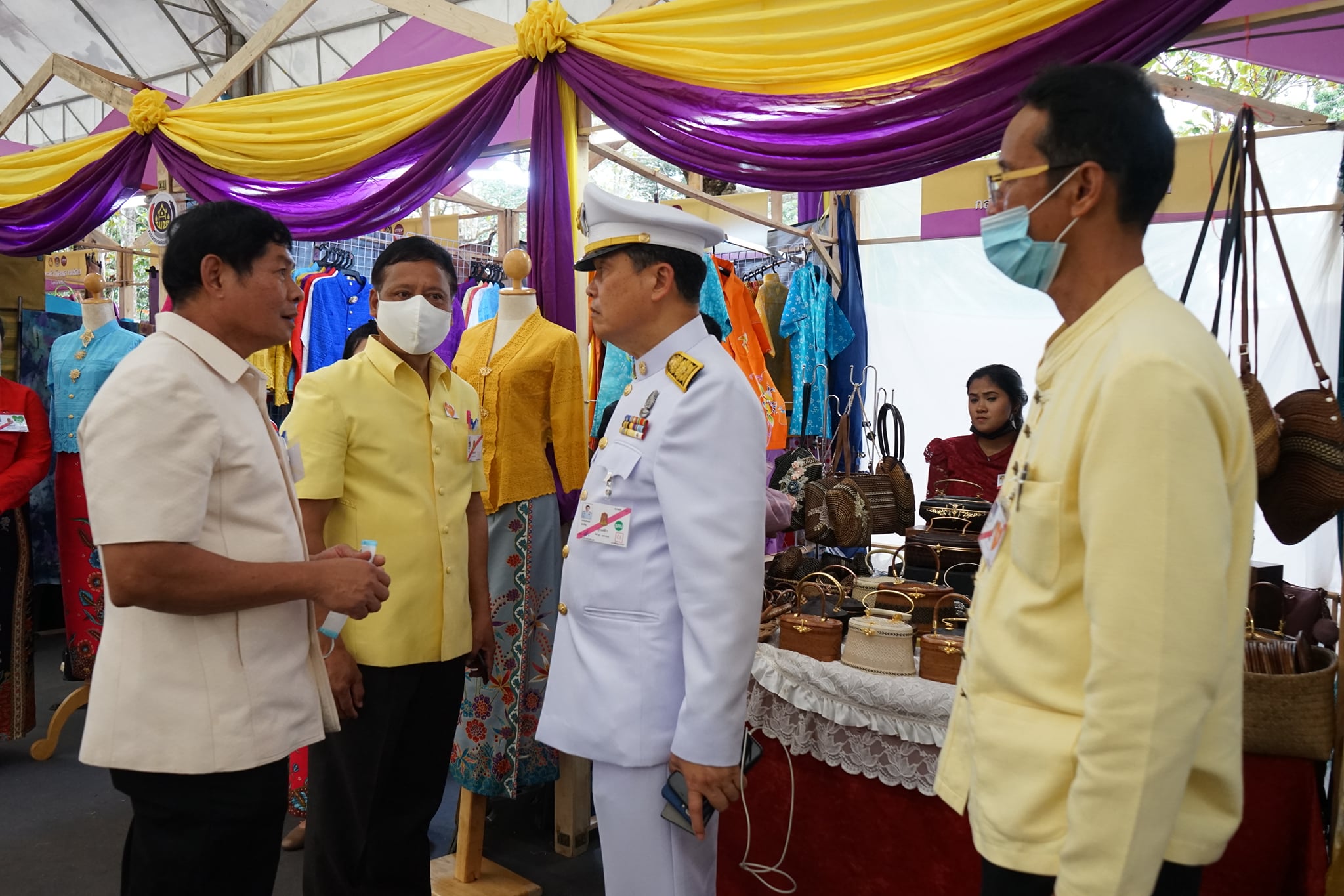 อพช.เยี่ยมชมและให้กำลังใจผู้ประกอบการผลิตภัณฑ์ชุมชน OTOP ภาคใต้