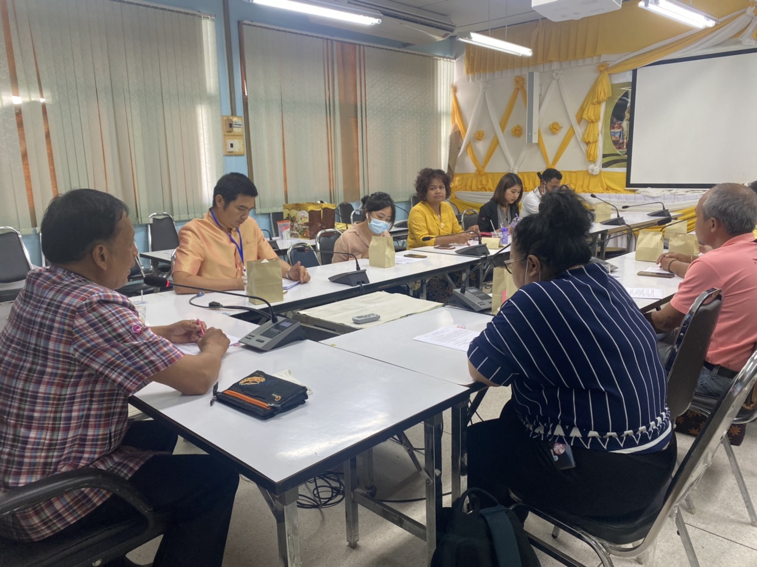 พช.สุราษฎร์ธานี ประชุมซักซ้อมและชี้แจงแนวทาง แก่ผู้ผลิต ผู้ประกอบการ OTOP ที่จะเข้าร่วมจำหน่าย ในงาน  OTOP CITY