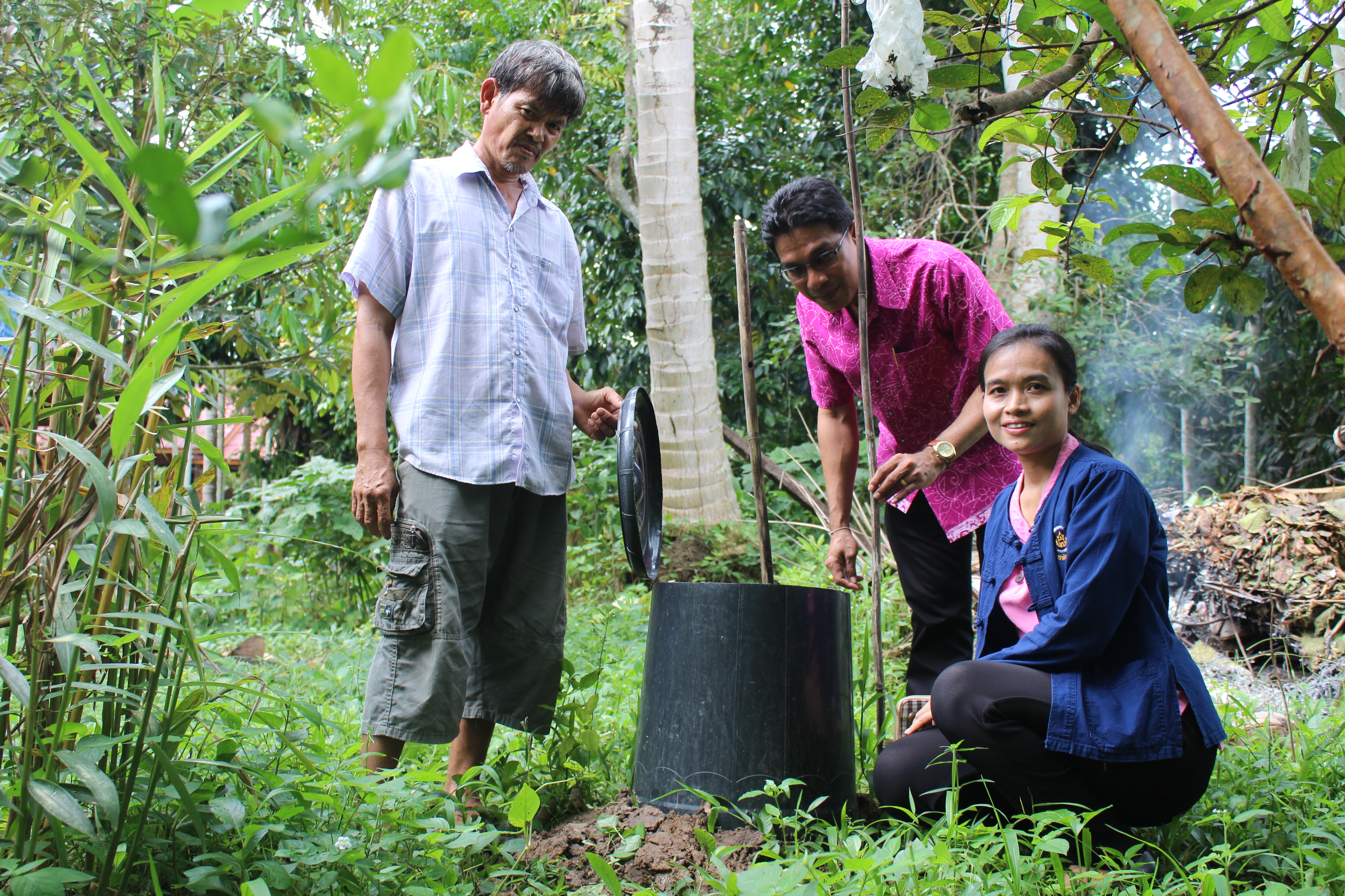 พช.สุราษฎร์ธานี ติดตามผลความสำเร็จการดำเนินงาน “น้อมนำแนวพระราชดำริของสมเด็จพระกนิษฐาธิราชเจ้า กรมสมเด็จพระเทพรัตนราชสุดาฯ สยามบรมราชกุมารี สู่แผนปฏิบัติการ 90 วัน ปลูกผักสวนครัวเพื่อสร้างความมั่นคงทางอาหาร” ระยะที่ 2 สร้างวัฒนธรรมปลูกพืชผักประจำครัวเรือน