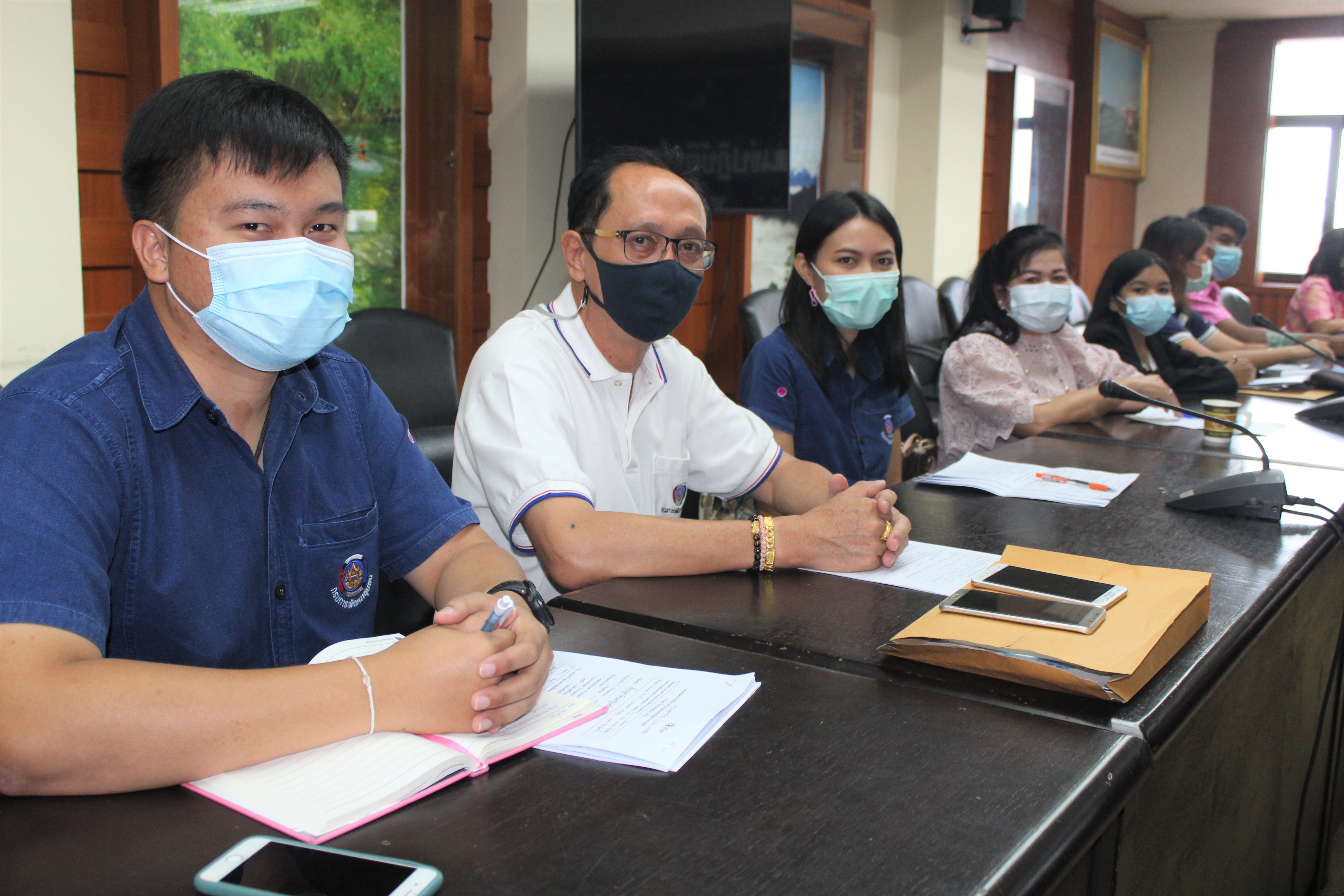 พช.สุราษฎร์ธานี ประชุมคณะอนุกรรมการบริหารกองทุนพัฒนาบทบาทสตรีระดับจังหวัด อนุมัติเงินกู้ล็อตใหญ่ ต้อนรับปีใหม่