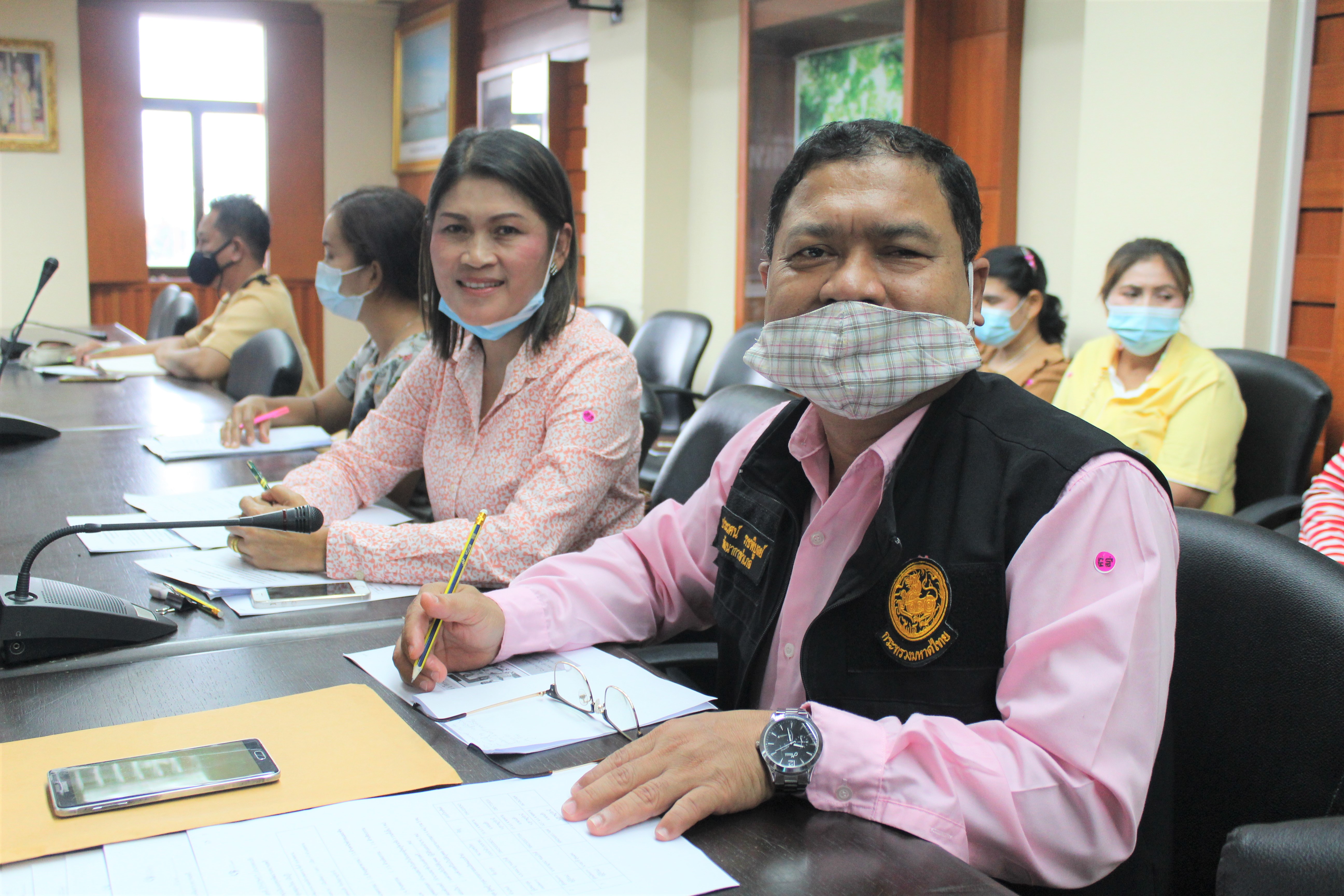 พช.สุราษฎร์ธานี ประชุมคณะอนุกรรมการบริหารกองทุนพัฒนาบทบาทสตรีระดับจังหวัด อนุมัติเงินกู้ล็อตใหญ่ ต้อนรับปีใหม่