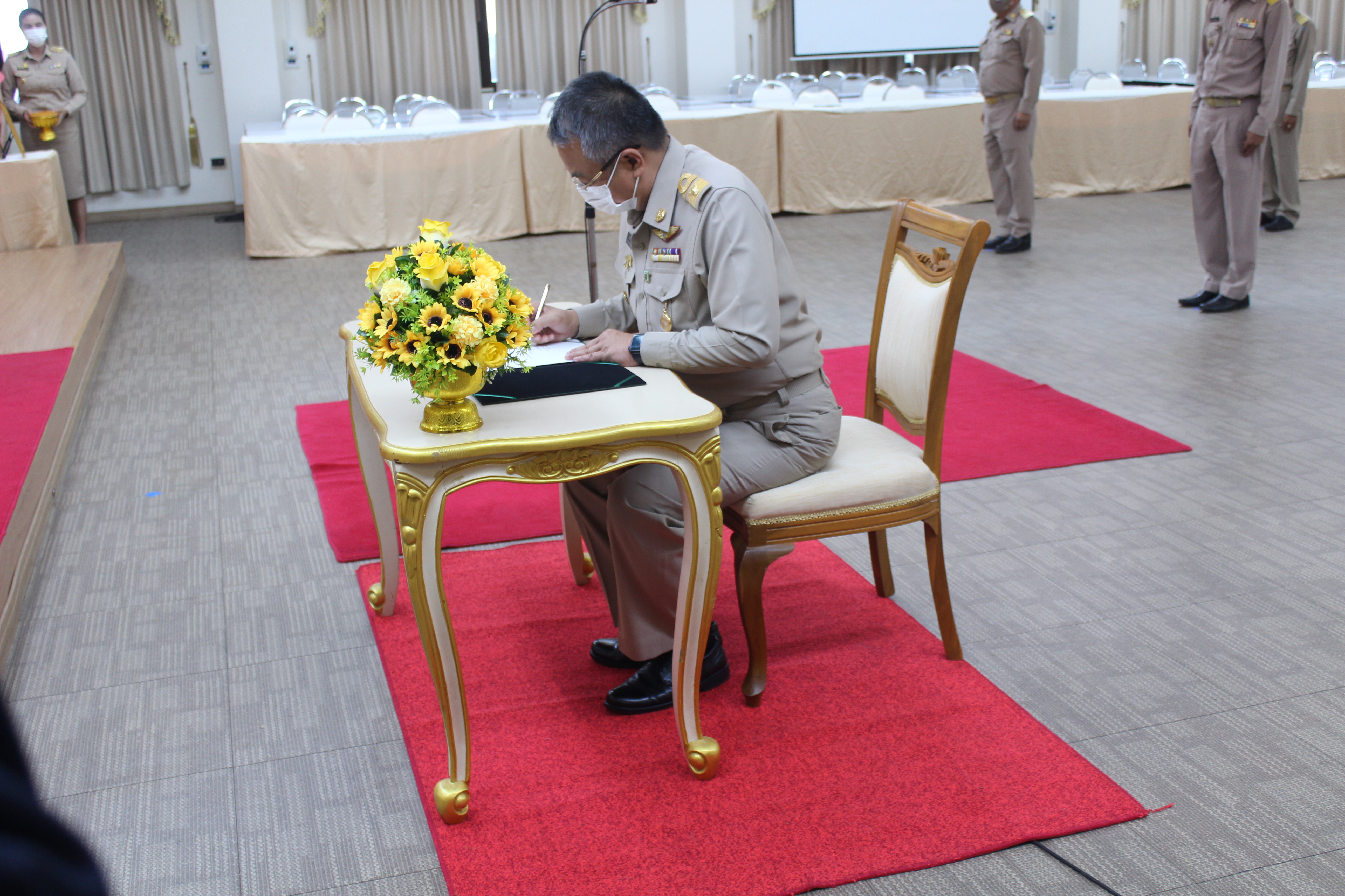 จังหวัดสุราษฎร์ธานีจัดพิธีลงนามถวายพระพรมงคล สมเด็จพระเจ้าลูกเธอ เจ้าฟ้าสิริวัณณวี นารีรัตนราชกัญญา เนื่องในโอกาสวันคล้ายวันประสูติ 8 มกราคม 2564 และกิจกรรมการประชาสัมพันธ์”ผ้าไทยใส่ให้สนุก”ตามพระดำริ