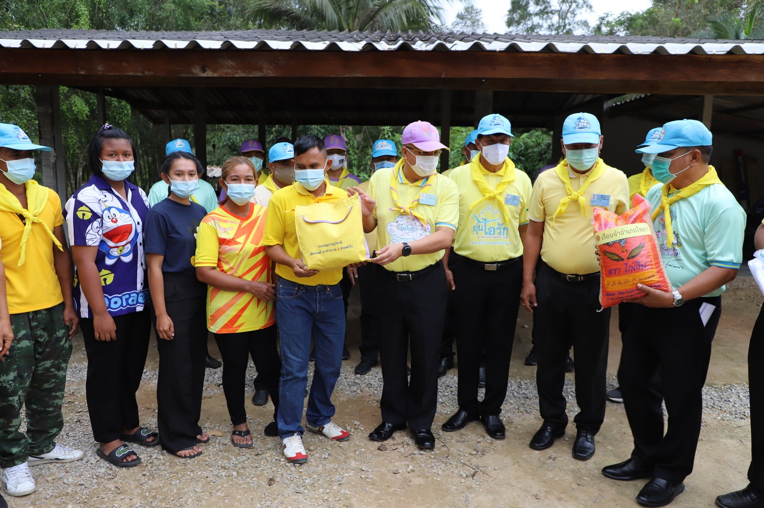 ผู้ว่าราชการจังหวัดสุราษฎร์ธานี  เยี่ยมชมพื้นที่การดำเนินงานตามโครงการพระราชทาน “โคก หนอง นา แห่งน้ำใจและความหวัง”  ในเขตพื้นที่อำเภอไชยา จังหวัดสุราษฎร์ธานี