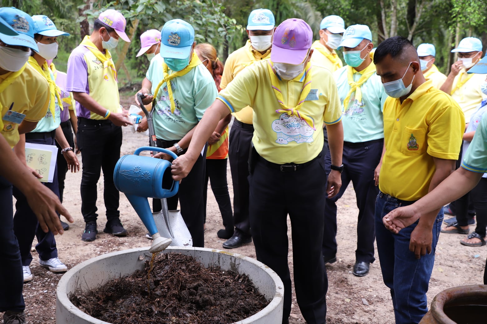 ผู้ว่าราชการจังหวัดสุราษฎร์ธานี  เยี่ยมชมพื้นที่การดำเนินงานตามโครงการพระราชทาน “โคก หนอง นา แห่งน้ำใจและความหวัง”  ในเขตพื้นที่อำเภอไชยา จังหวัดสุราษฎร์ธานี