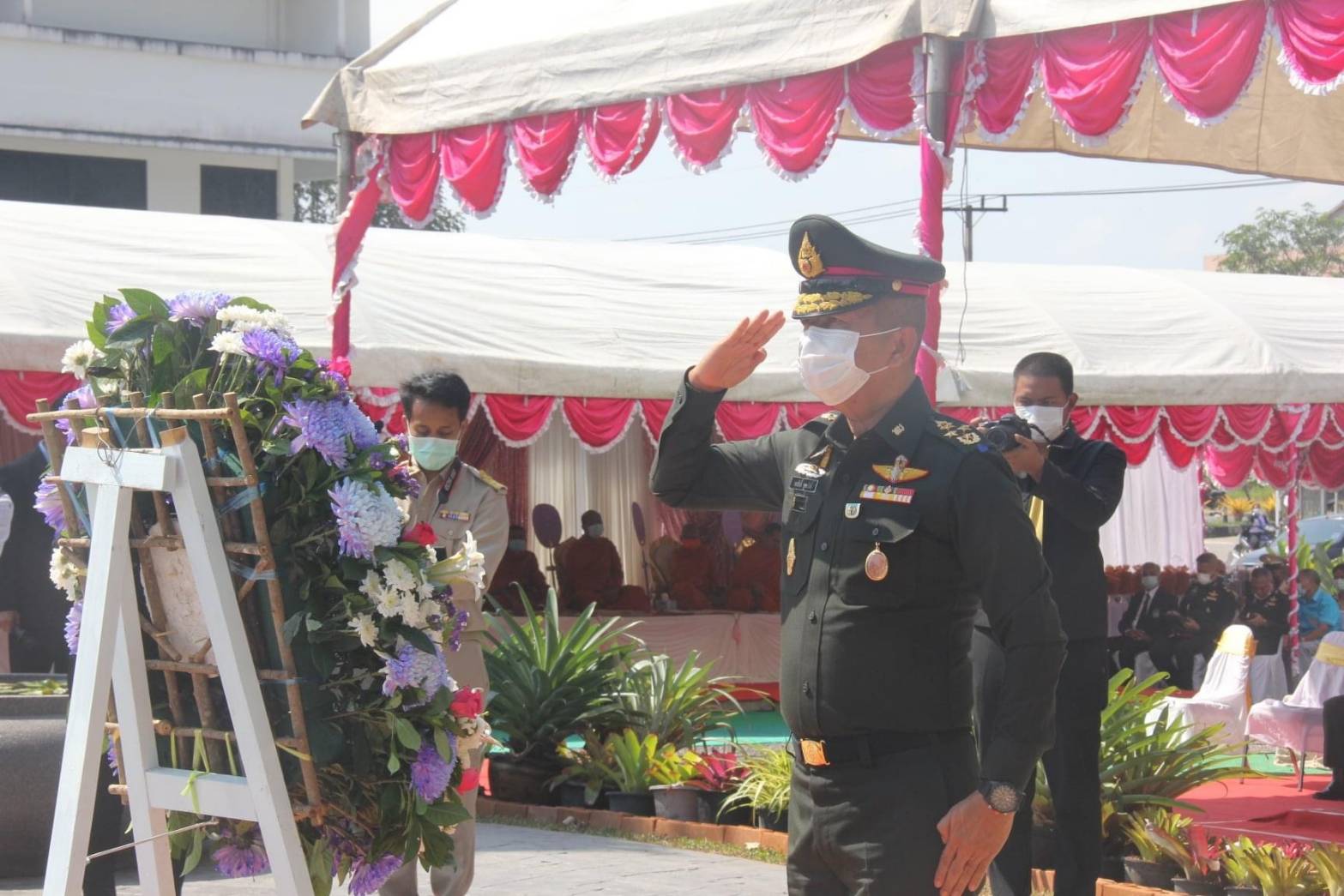 สำนักงานพัฒนาชุมชนสุราษฎร์ธานี ร่วมพิธี “วันวิภาวดีรังสิต” ประจำปี 2564