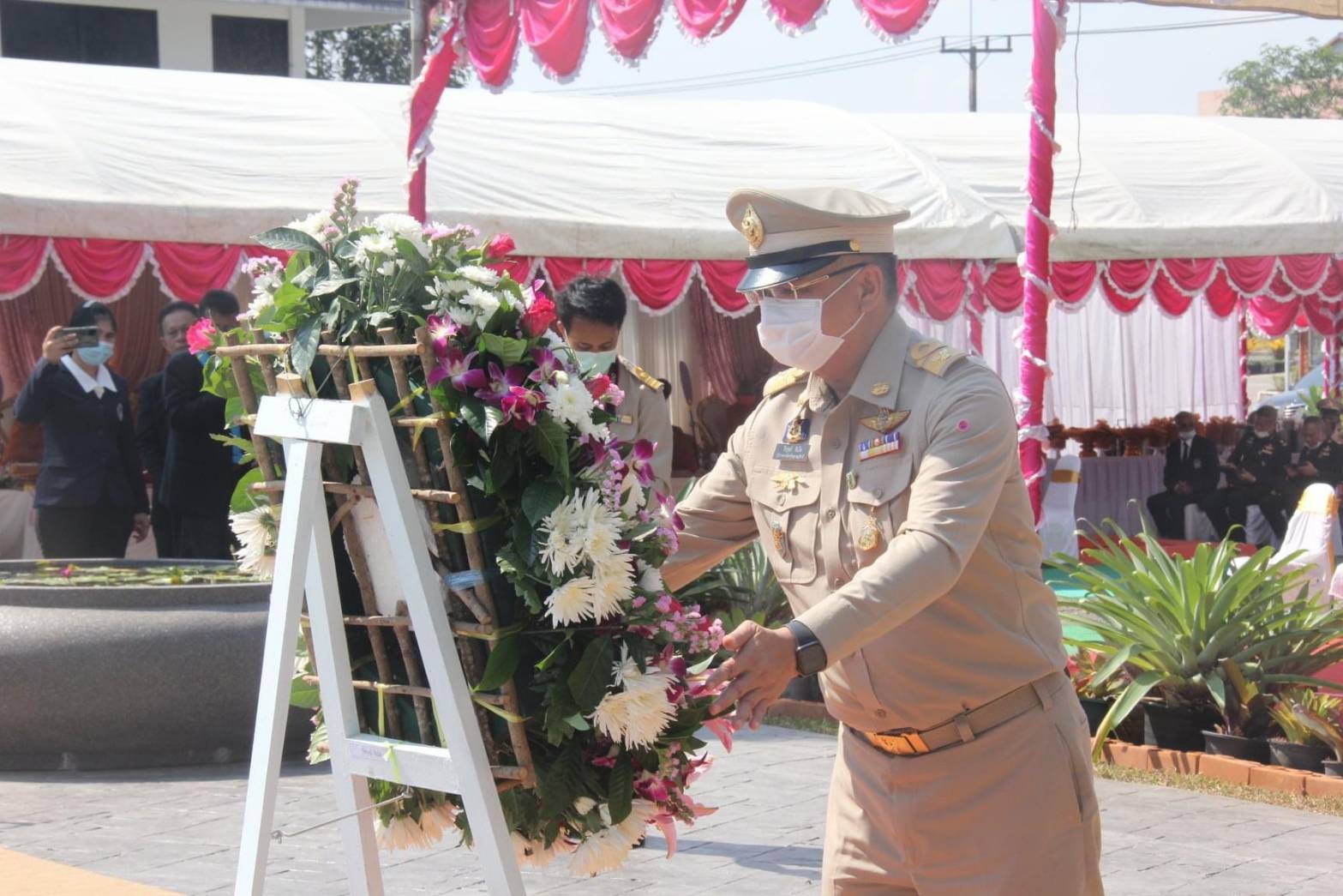 สำนักงานพัฒนาชุมชนสุราษฎร์ธานี ร่วมพิธี “วันวิภาวดีรังสิต” ประจำปี 2564