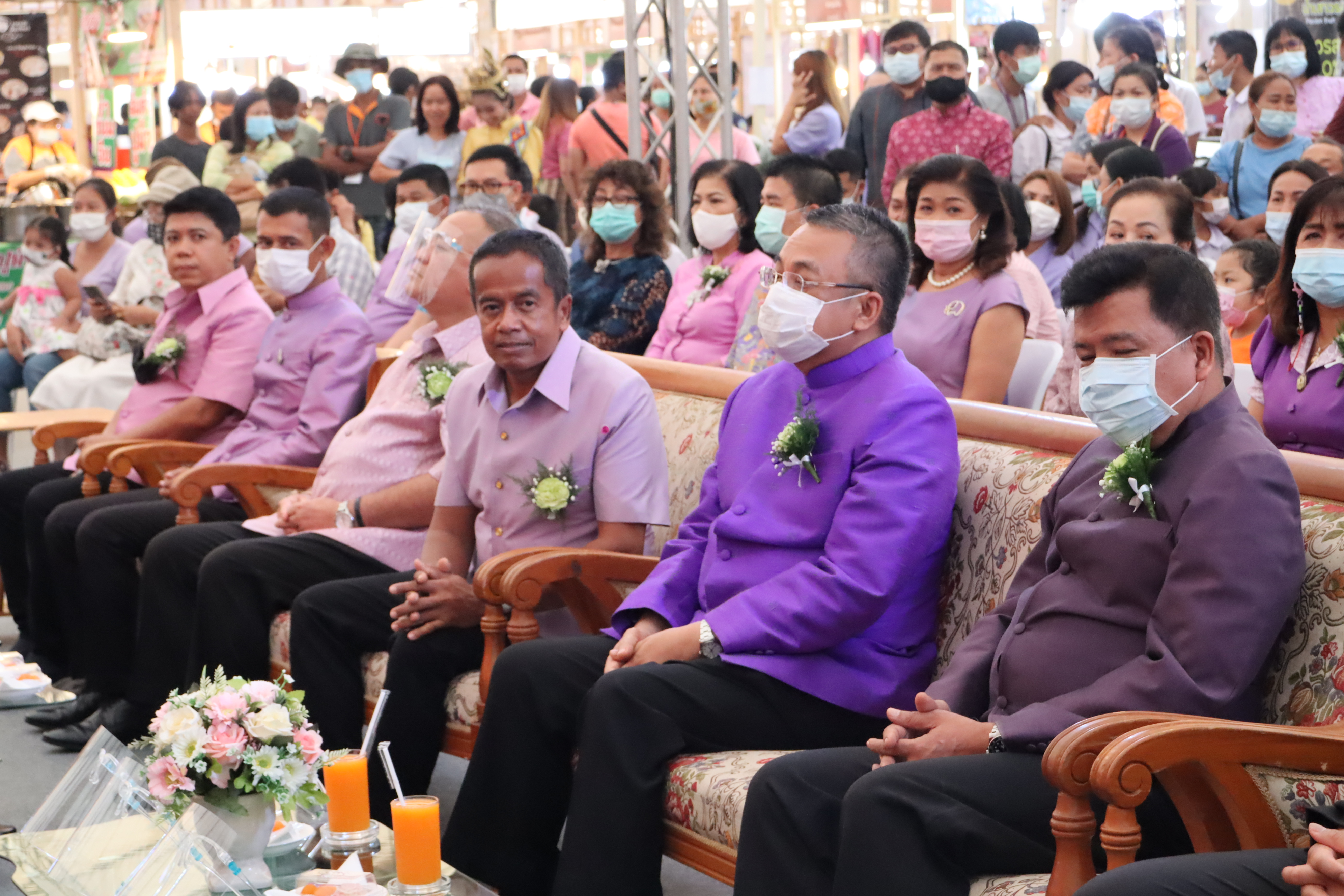 เปิดอย่างยิ่งใหญ่แล้ววันนี้  “OTOP ขับเคลื่อนไทยไปด้วยกัน มหัศจรรย์ศรีวิชัย” ณ เวทีกลางหน้าศาลากลางจังหวัดสุราษฎร์ธานี