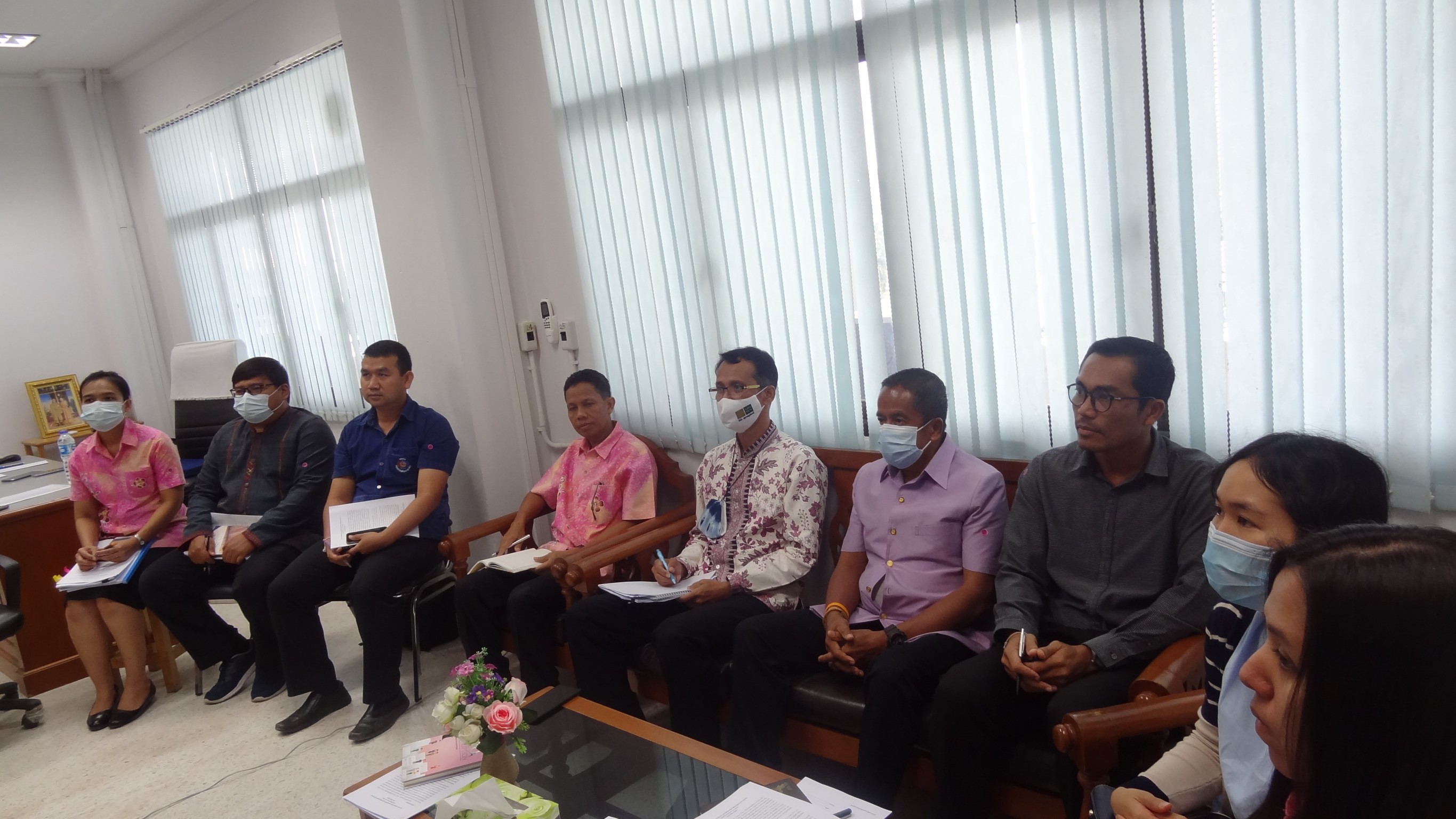 พัฒนาชุมชนสุราษฎร์ธานี ร่วมอบรมโครงการตลาดนัดความรู้งานพัฒนาชุมชน (KM Market) กิจกรรมเพิ่มทักษะการจัดการความรู้ในงานพัฒนาชุมชน (อบรมรูปแบบออนไลน์ผ่านระบบ ZooM)