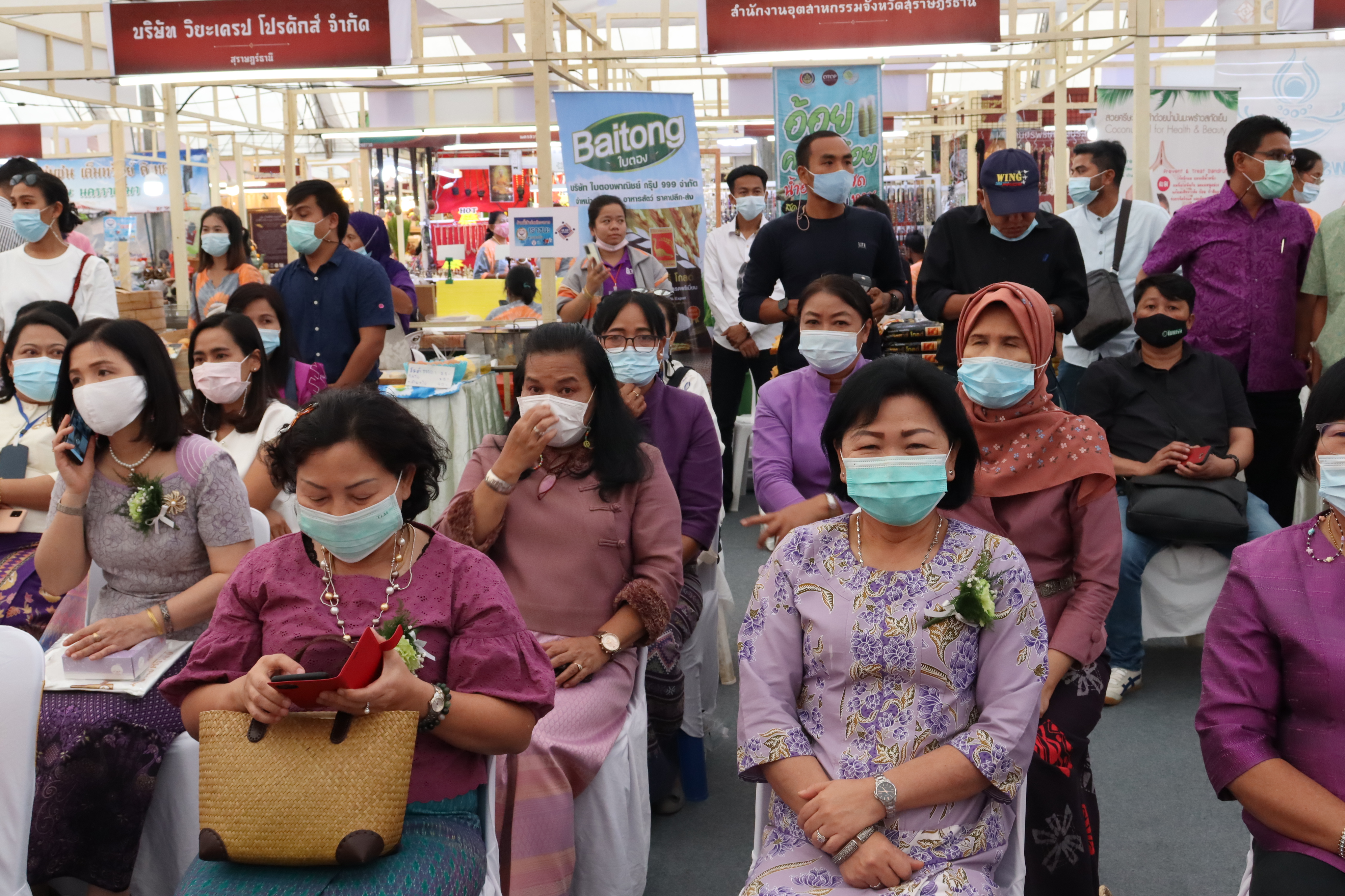 เปิดอย่างยิ่งใหญ่แล้ววันนี้  “OTOP ขับเคลื่อนไทยไปด้วยกัน มหัศจรรย์ศรีวิชัย” ณ เวทีกลางหน้าศาลากลางจังหวัดสุราษฎร์ธานี