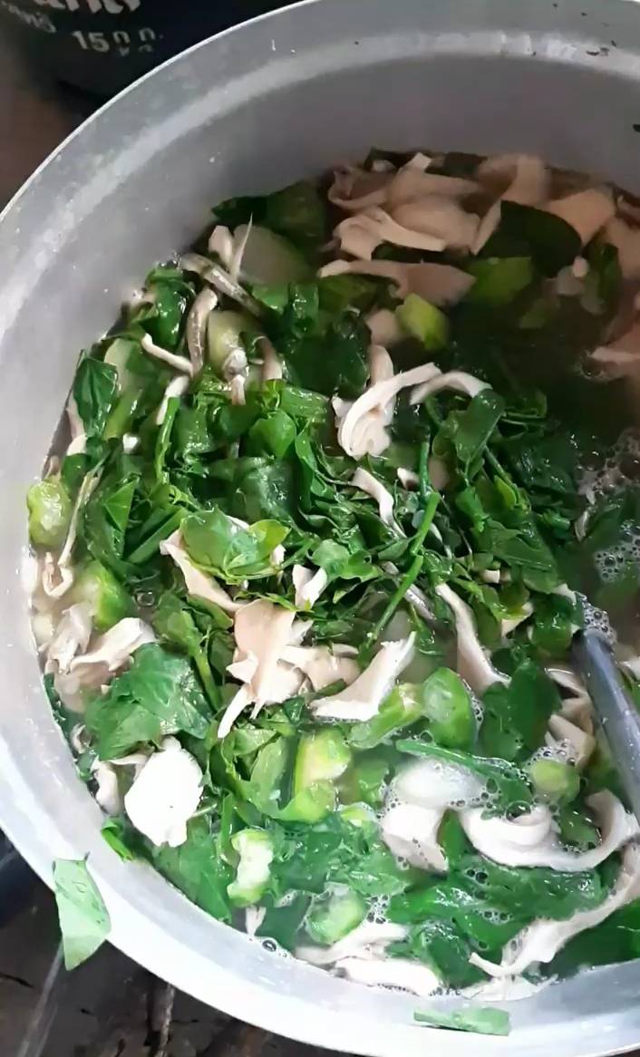 ผู้นำการเปลี่ยนแปลง Change for good กรมการพัฒนาชุมชน ร่วมจัดเลี้ยงผู้ติดเชื้อ โควิด-19 ในพื้นที่