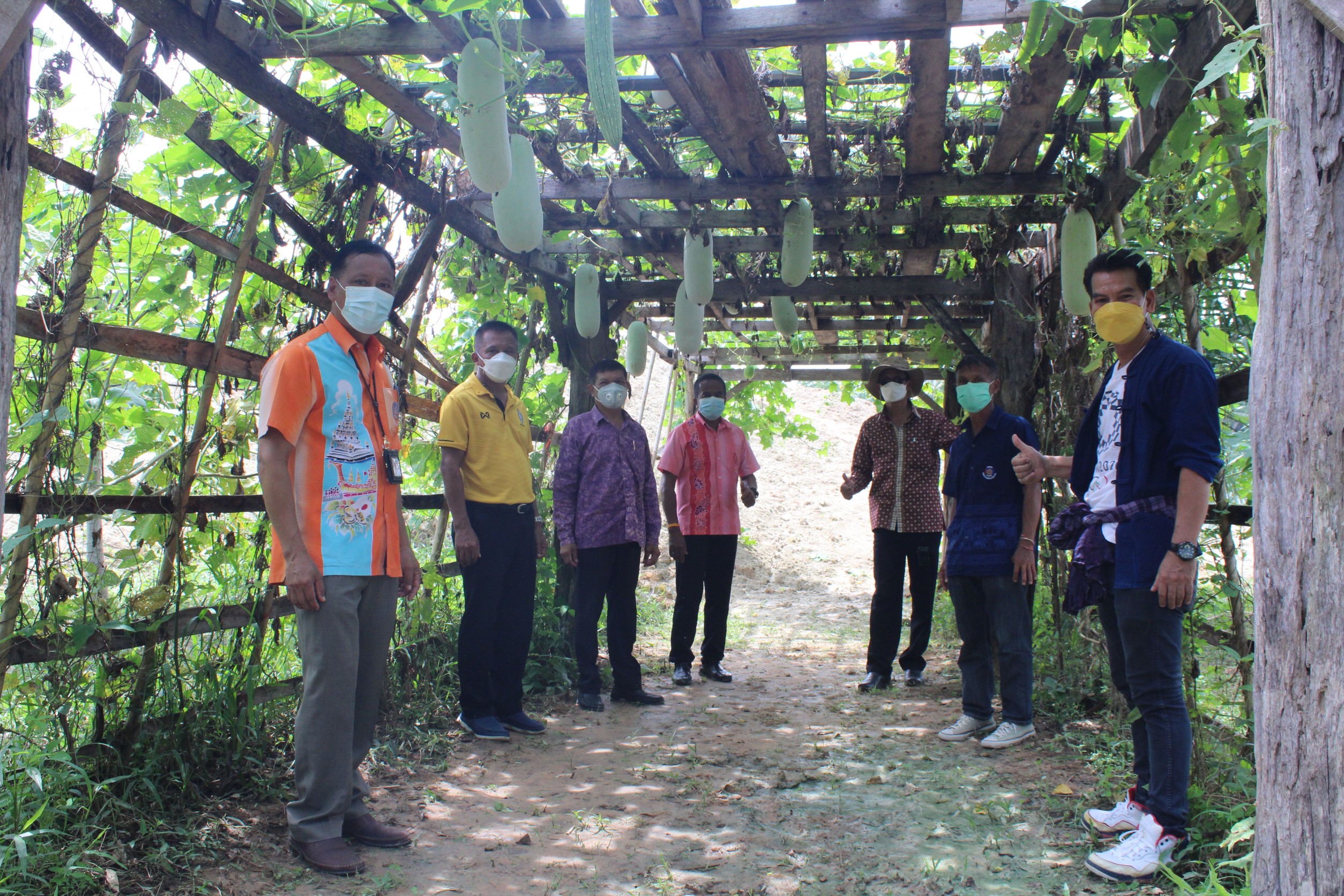 พช.สุราษฎร์ธานี ร่วมสนับสนุนการดำเนินโครงการเสริมสร้างและพัฒนาผู้นำการเปลี่ยนแปลง กิจกรรมถอดบทเรียนความสำเร็จของผู้นำการเปลี่ยนแปลง ตำบลบางสวรรค์ 