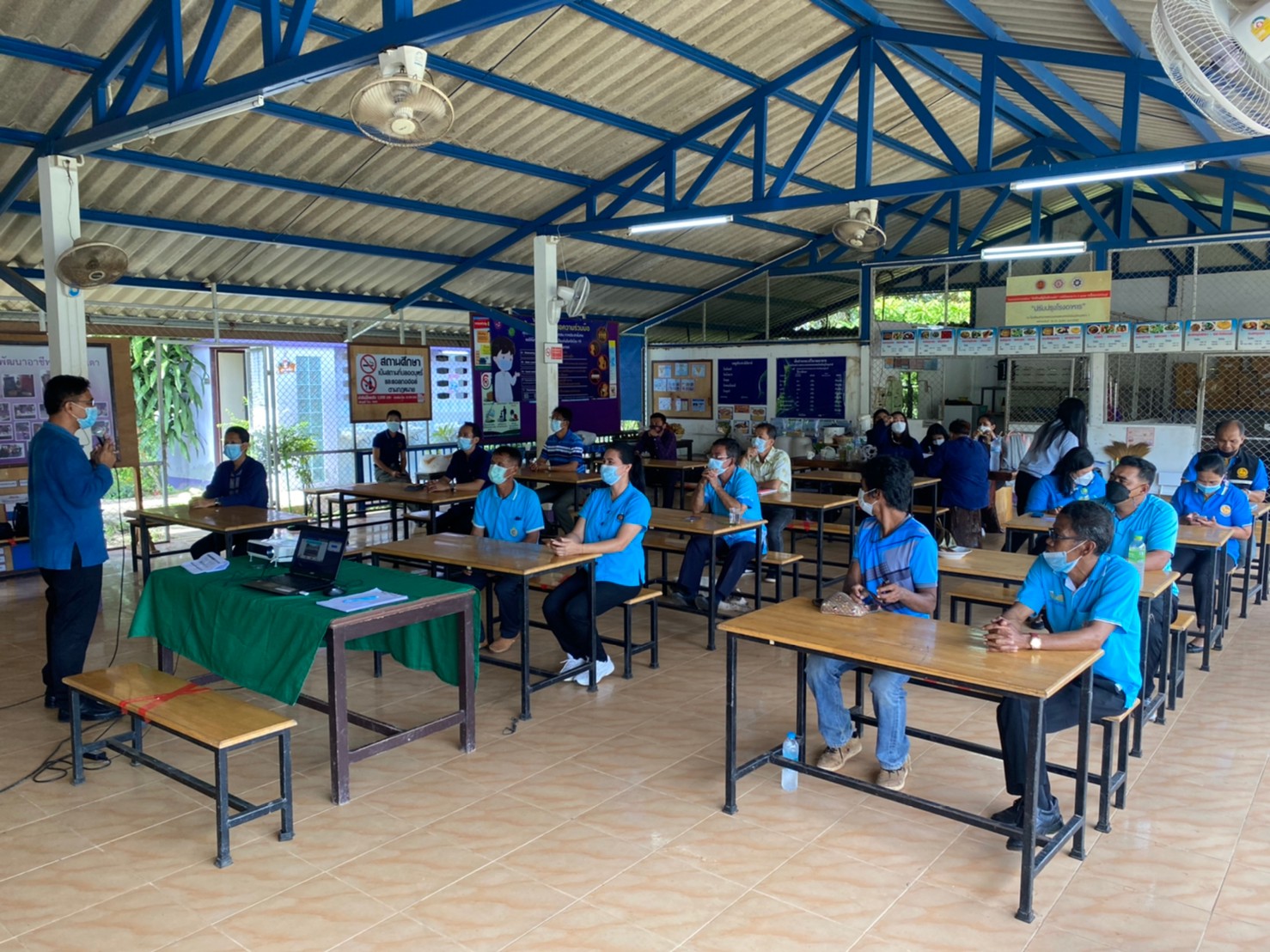 พช.สุราษฎร์ธานี  จัด “โครงการ  จัดตั้งศูนย์แบ่งปัน  76 ตำบล  ต้นแบบ”