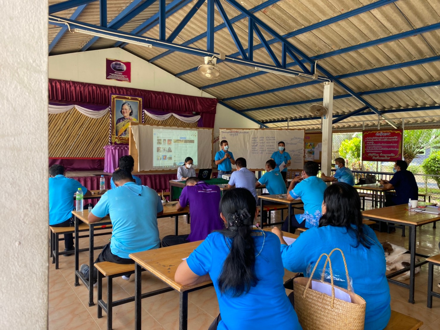 พช.สุราษฎร์ธานี  จัด “โครงการ  จัดตั้งศูนย์แบ่งปัน  76 ตำบล  ต้นแบบ”