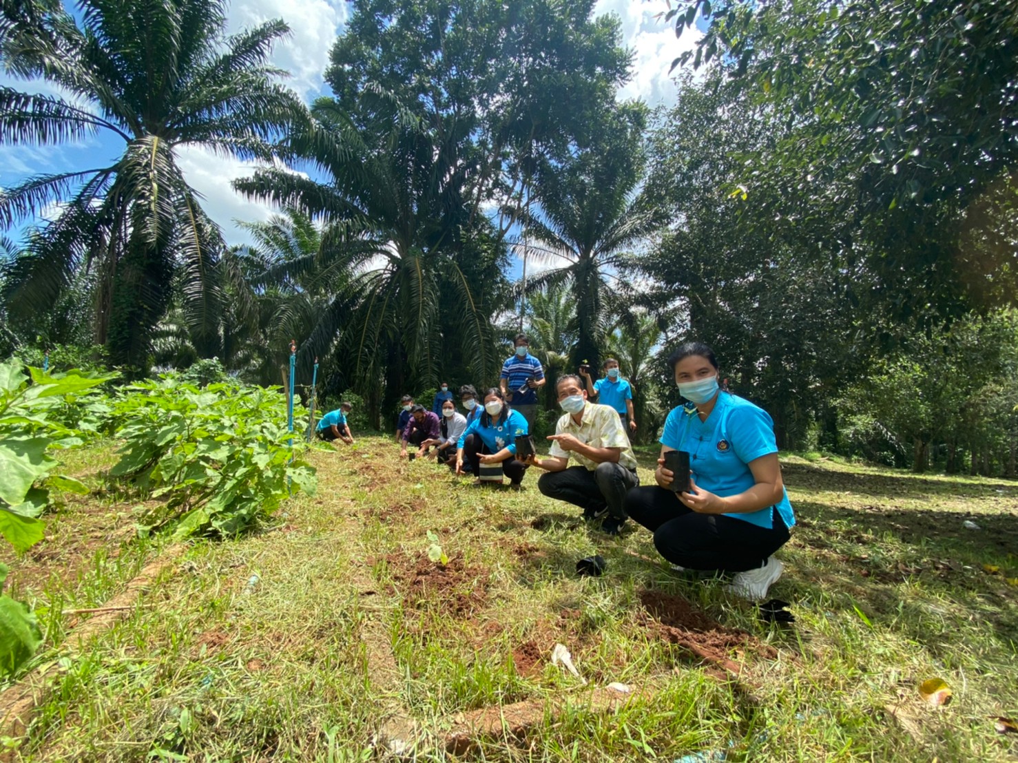 พช.สุราษฎร์ธานี  จัด “โครงการ  จัดตั้งศูนย์แบ่งปัน  76 ตำบล  ต้นแบบ”